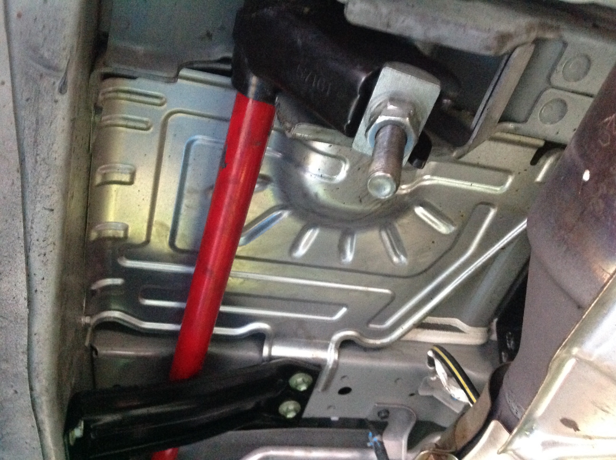 NV350キャラバンローダウン足回り NV350キャラバン 足回り交換&ローダウン | 店舗おススメ情報