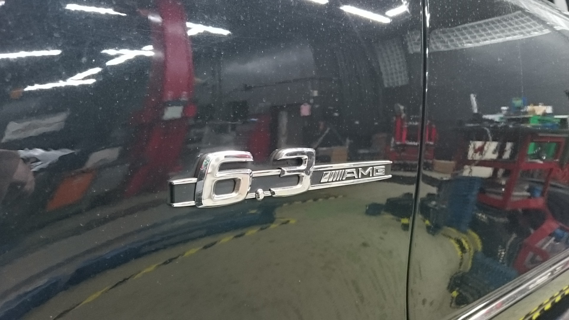 メルセデス・ベンツ Eクラス W211 E63 AMG オイル交換！ | メルセデス・ベンツ Eクラス メンテナンス商品 オイル関連 > エンジンオイル交換  | サービス事例 | タイヤ館 パドック２４６ | 東京都のタイヤ、カー用品ショップ タイヤからはじまる、トータルカーメンテナンス ...