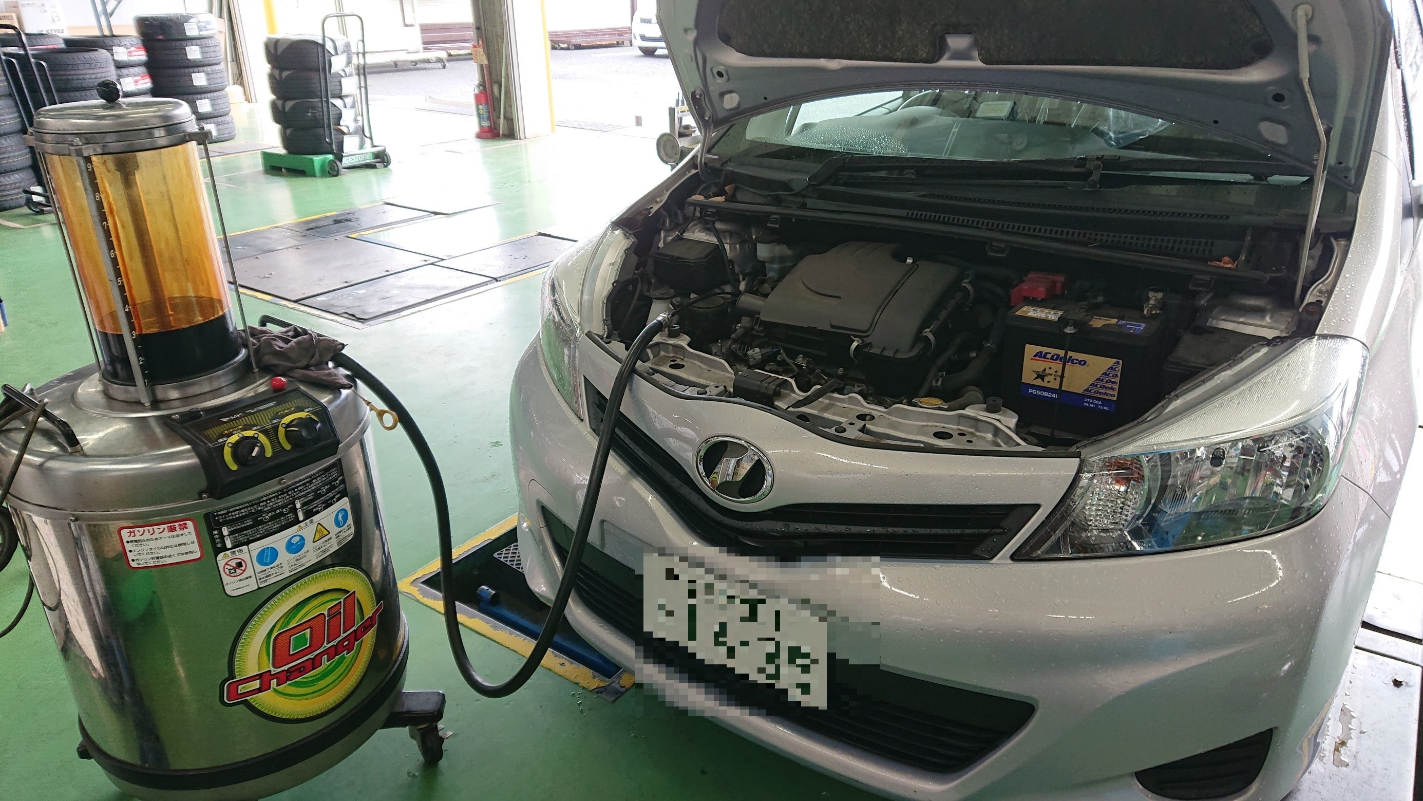 トヨタ・ヴィッツ エンジンオイル交換！  トヨタ ヴィッツ 