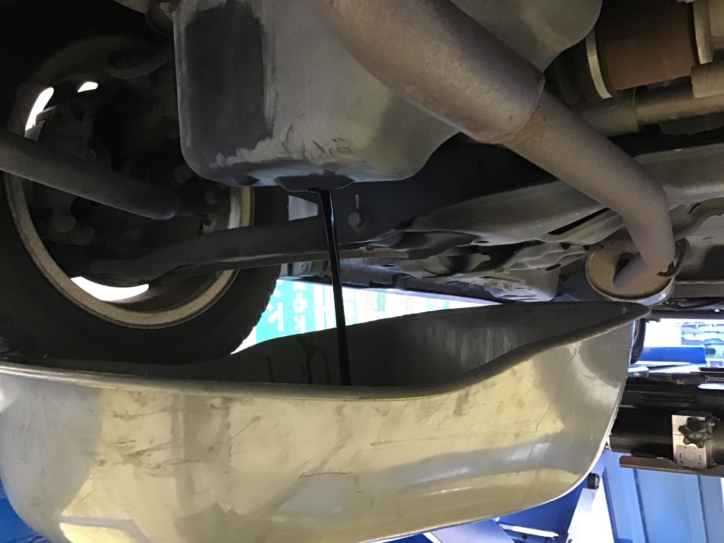 ホンダ ゼスト Je1 エンジンオイル交換 ホンダ ゼスト メンテナンス商品 オイル関連 エンジンオイル交換 サービス事例 タイヤ館 イオンタウン稲毛長沼 タイヤからはじまる トータルカーメンテナンス タイヤ館グループ