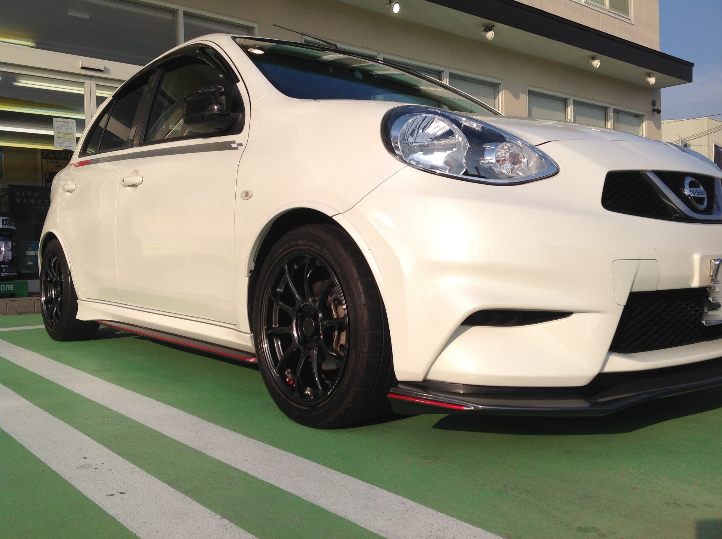 マーチ タイヤサイズ > マーチ [DBA-NK13] 1.2・4WD・CVT・X FOUR V