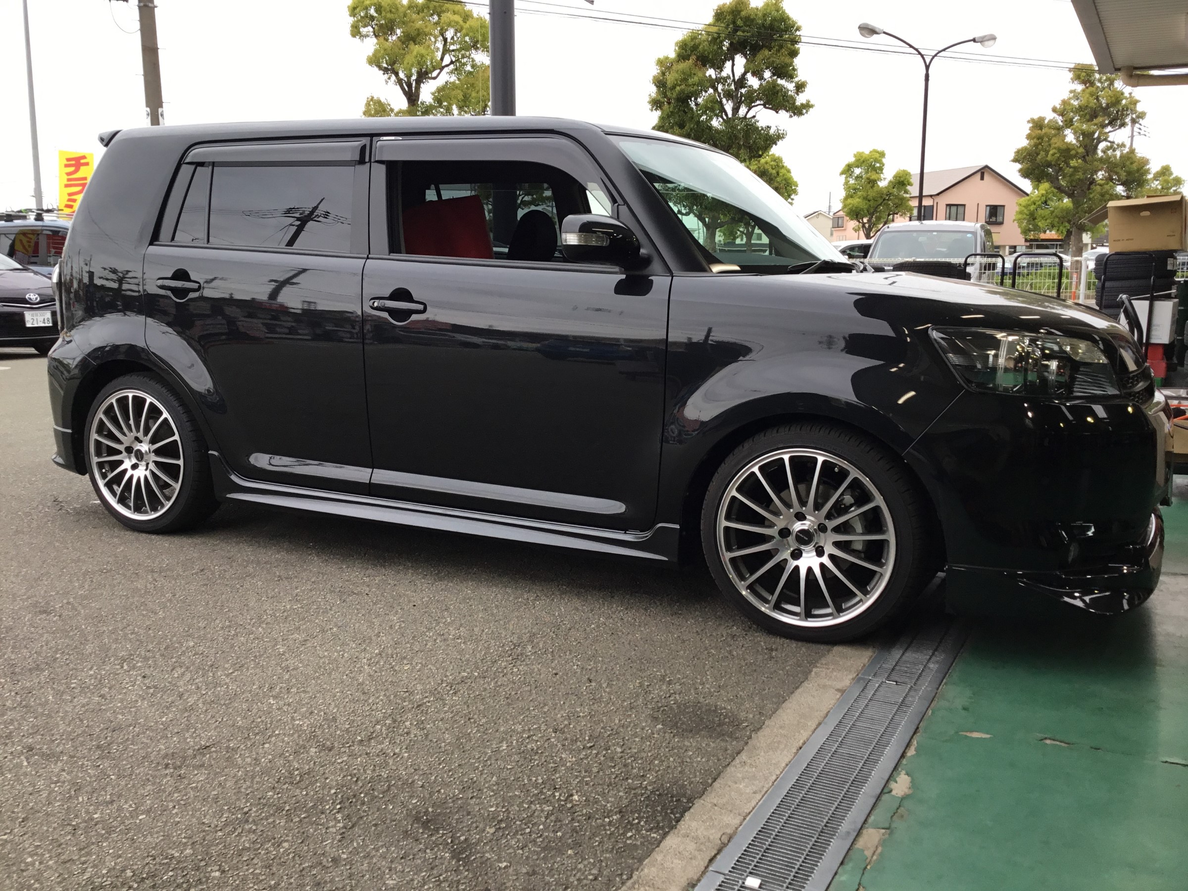 トヨタルミオン 車高調＆マフラー取付 | スタッフ日記 | タイヤ館