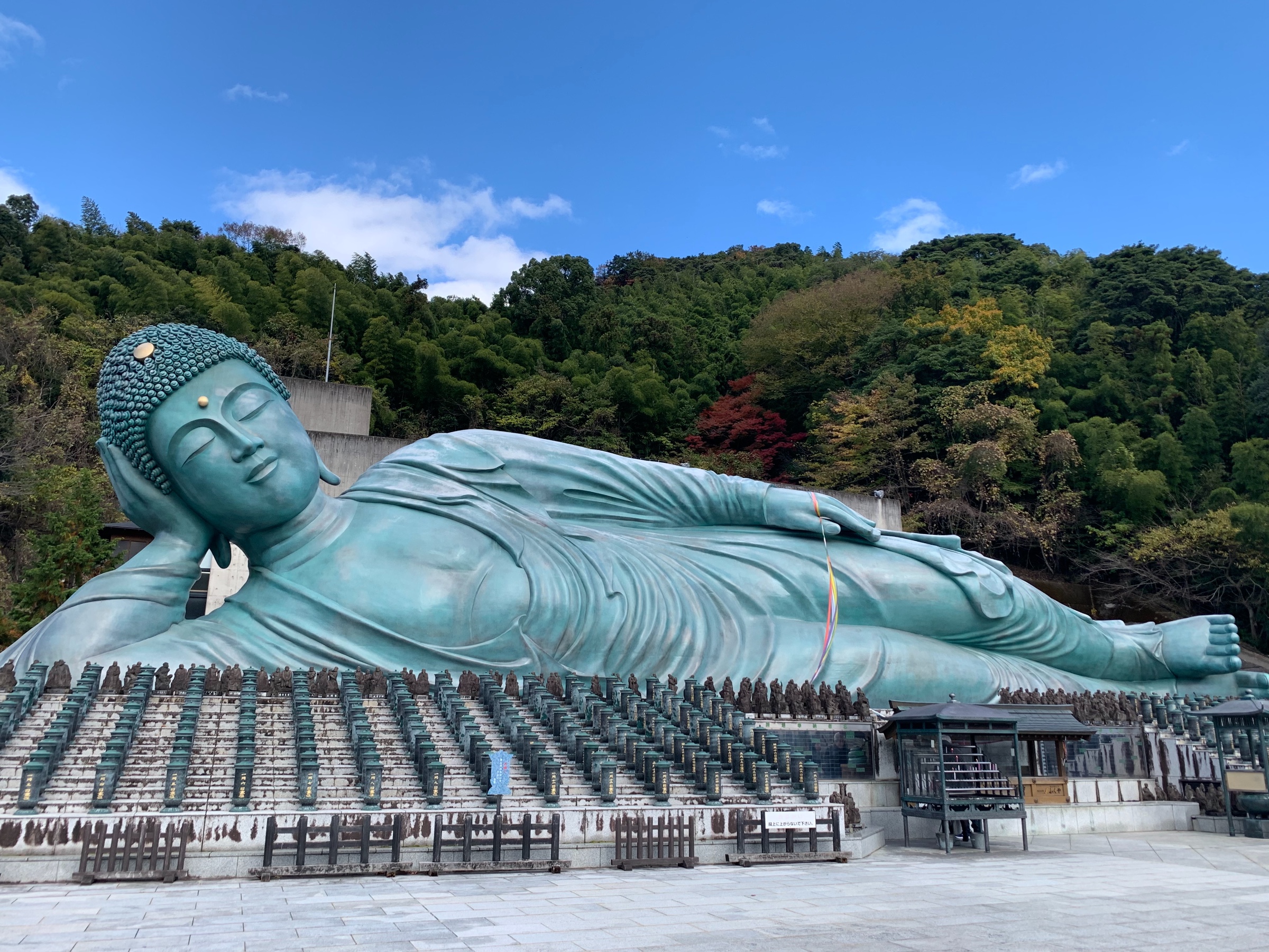 涅槃仏涅槃像（木彫り）