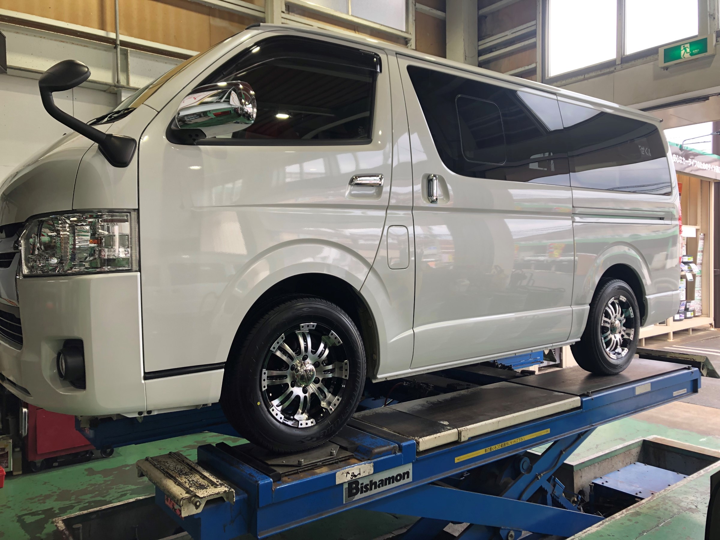 ふるさと割】クエルボ 8 16インチ ホイール ハイエース その他