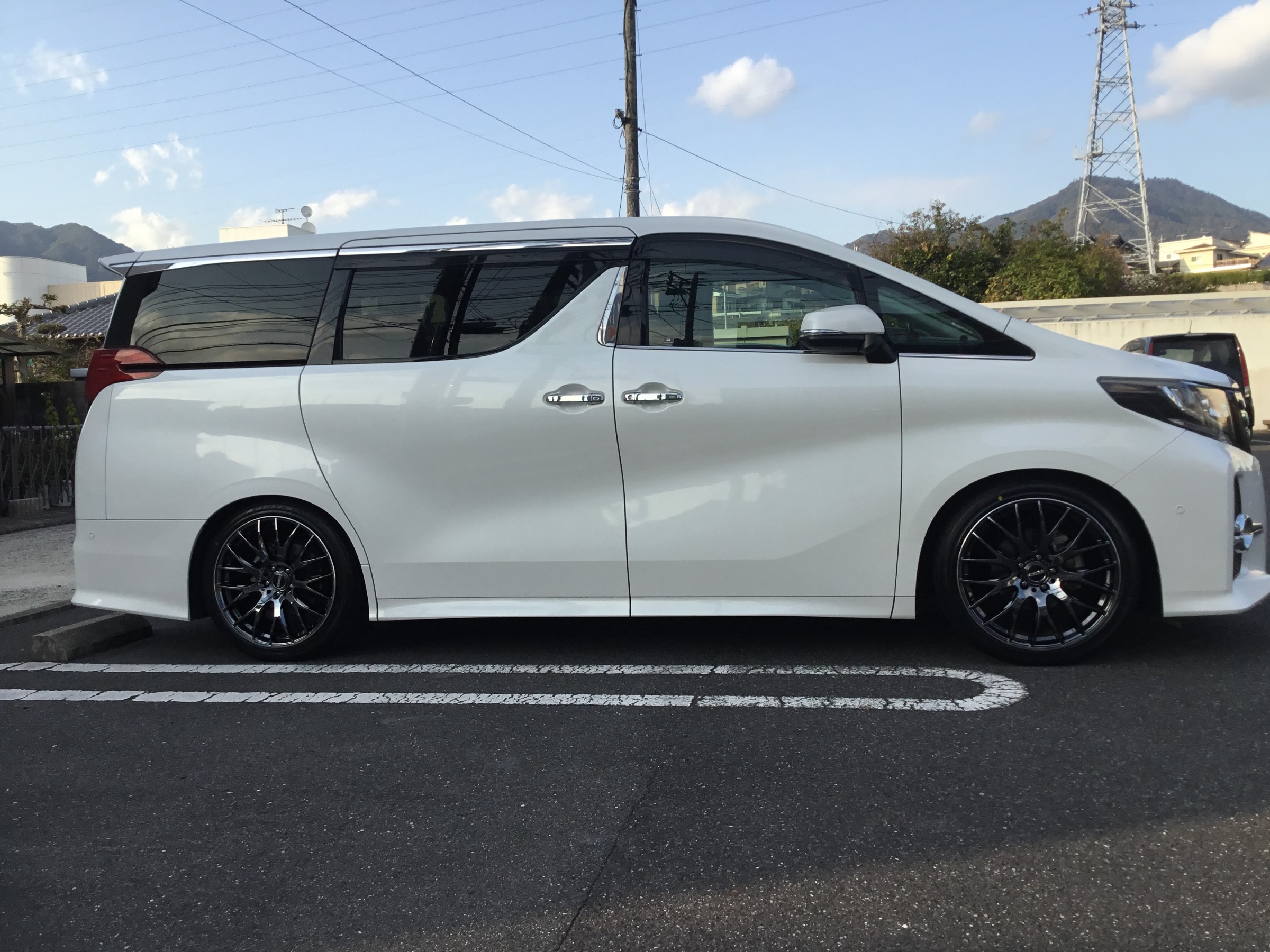 アルファード 20インチホイールセット、車高調、アライメント調整