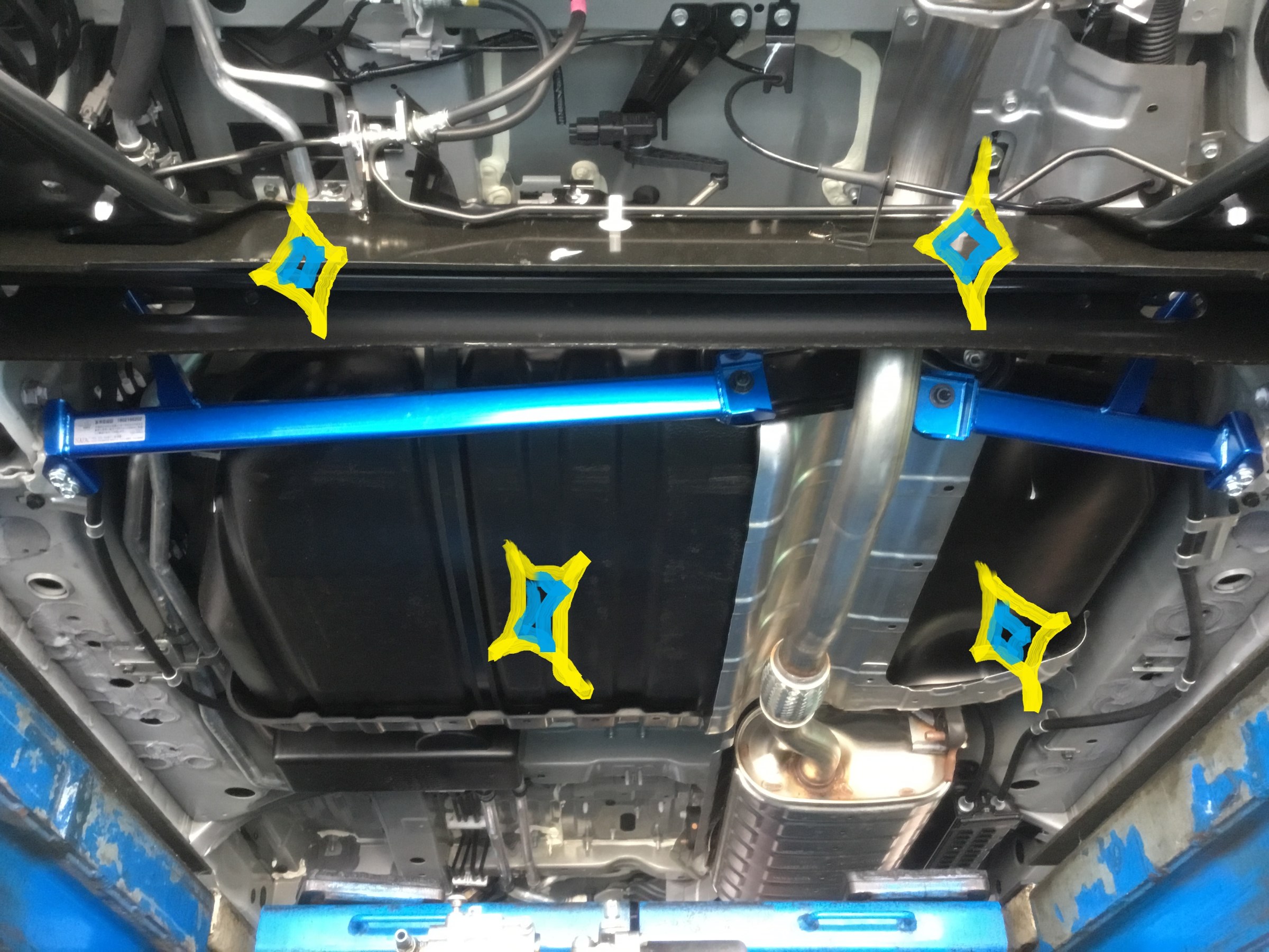 C27セレナ パワーブレース取り付け 日産 セレナ その他 パーツ取付 サスペンション取付 技術サービスブログ タイヤ館 鎌ヶ谷 千葉県のタイヤ カー用品ショップ タイヤからはじまる トータルカーメンテナンス タイヤ館グループ