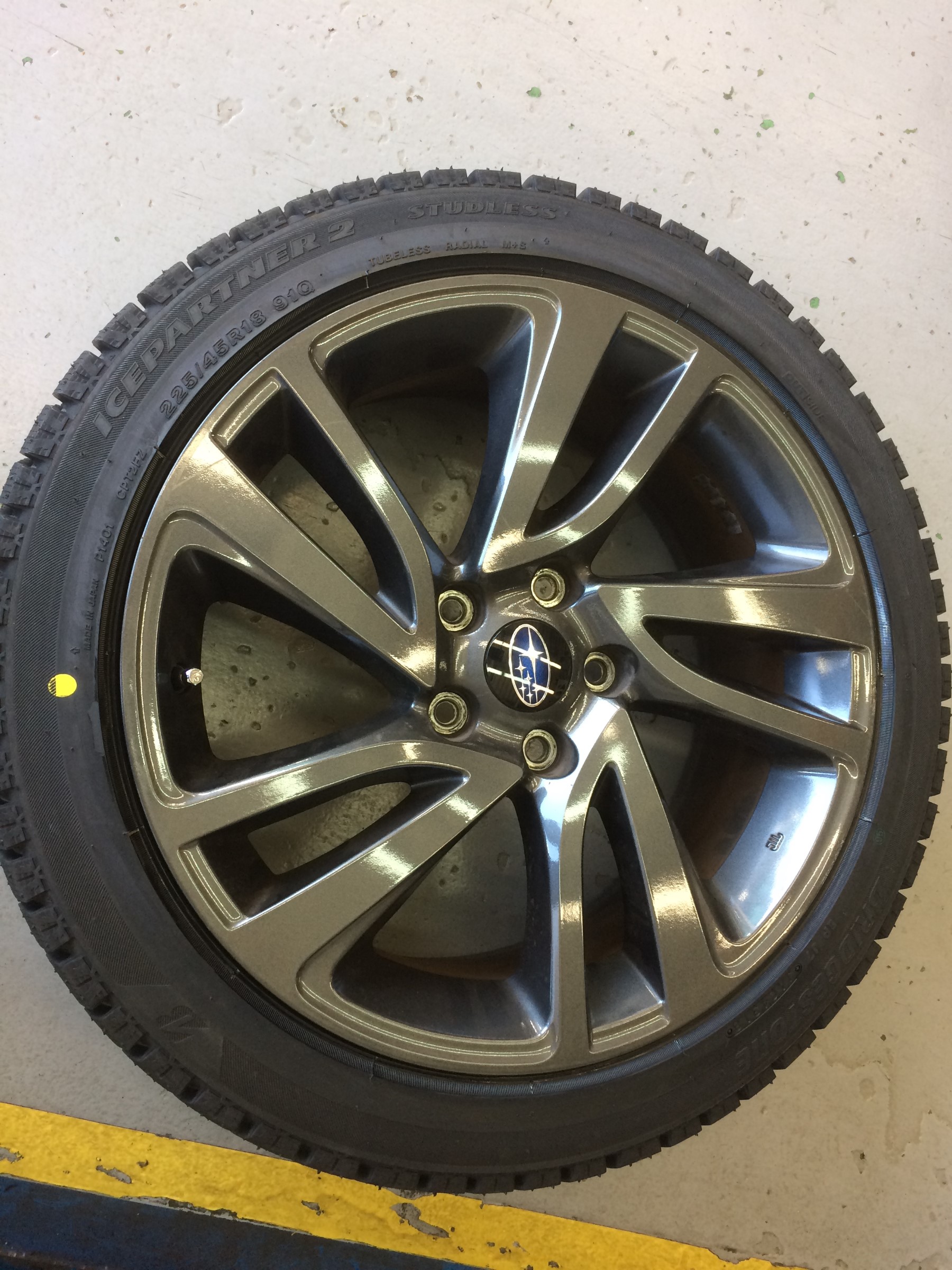 またまたWRX S4 スタッドレスとホイール取り付け！ | 店舗お