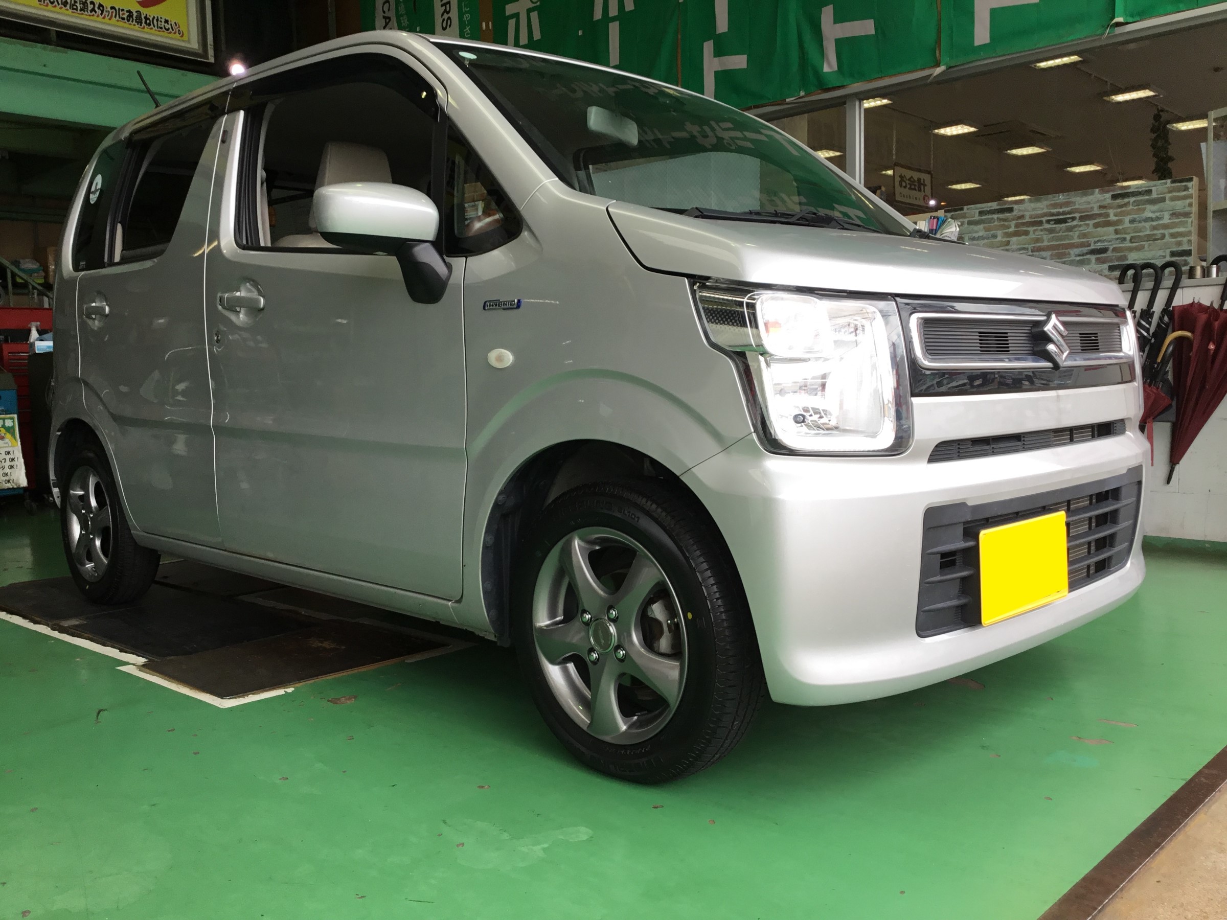 スズキ【ワゴンR】 タイヤ＆ホイールセット取付+α スズキ ワゴンR ホイール タイヤ・ホイール関連 > タイヤ・ホイール交換