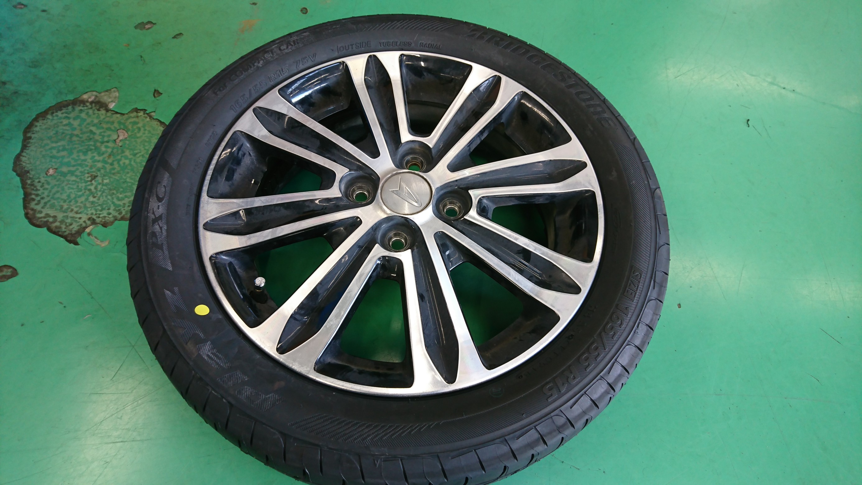 タイヤ交換 165/55R15 | 店舗おススメ情報 | タイヤ館 足立