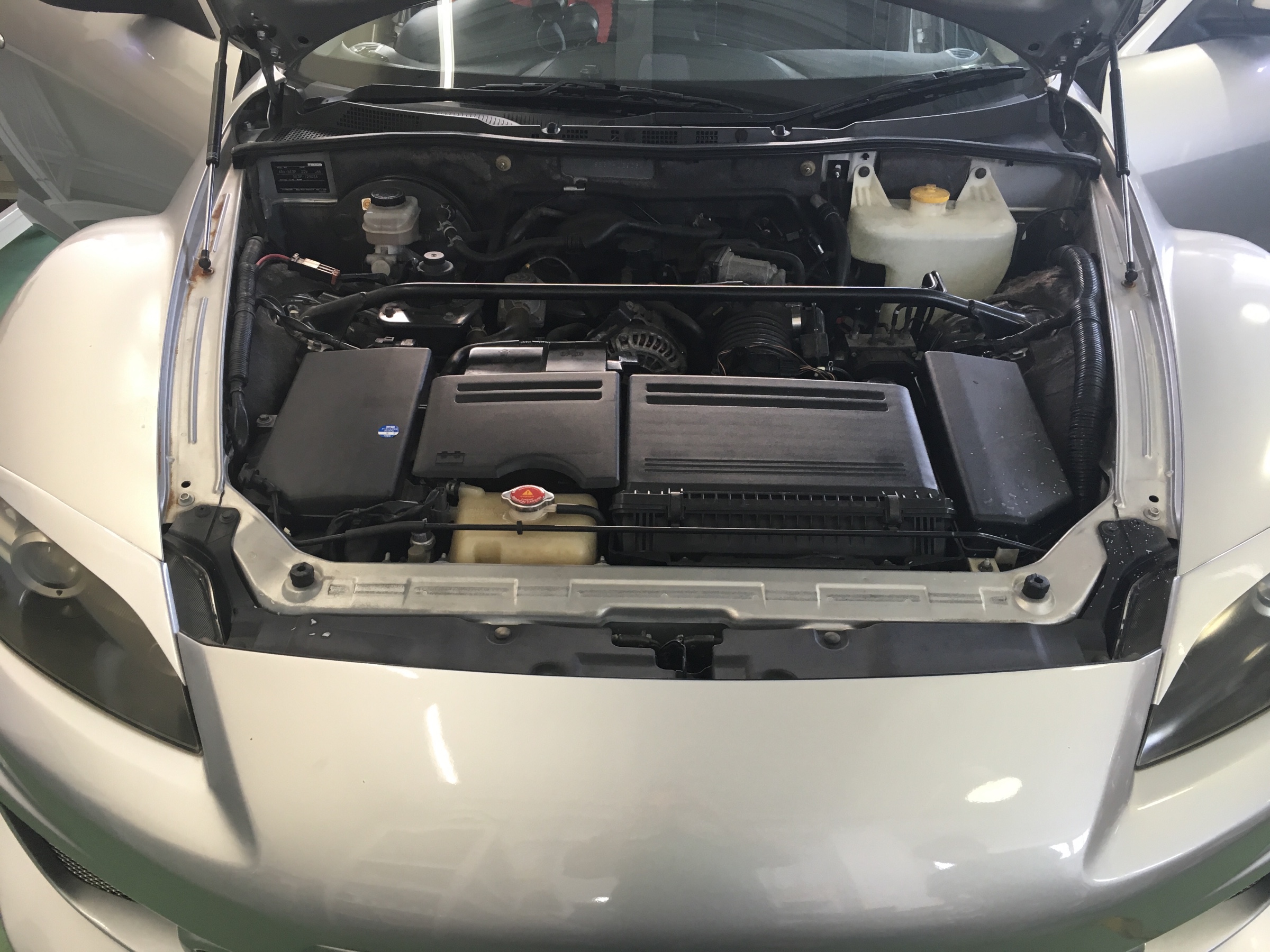 Rx 8にクスコのタワーバーを装着しました マツダ Rx 8 サービス事例 タイヤ館 鳴海 タイヤからはじまる トータルカーメンテナンス タイヤ館グループ