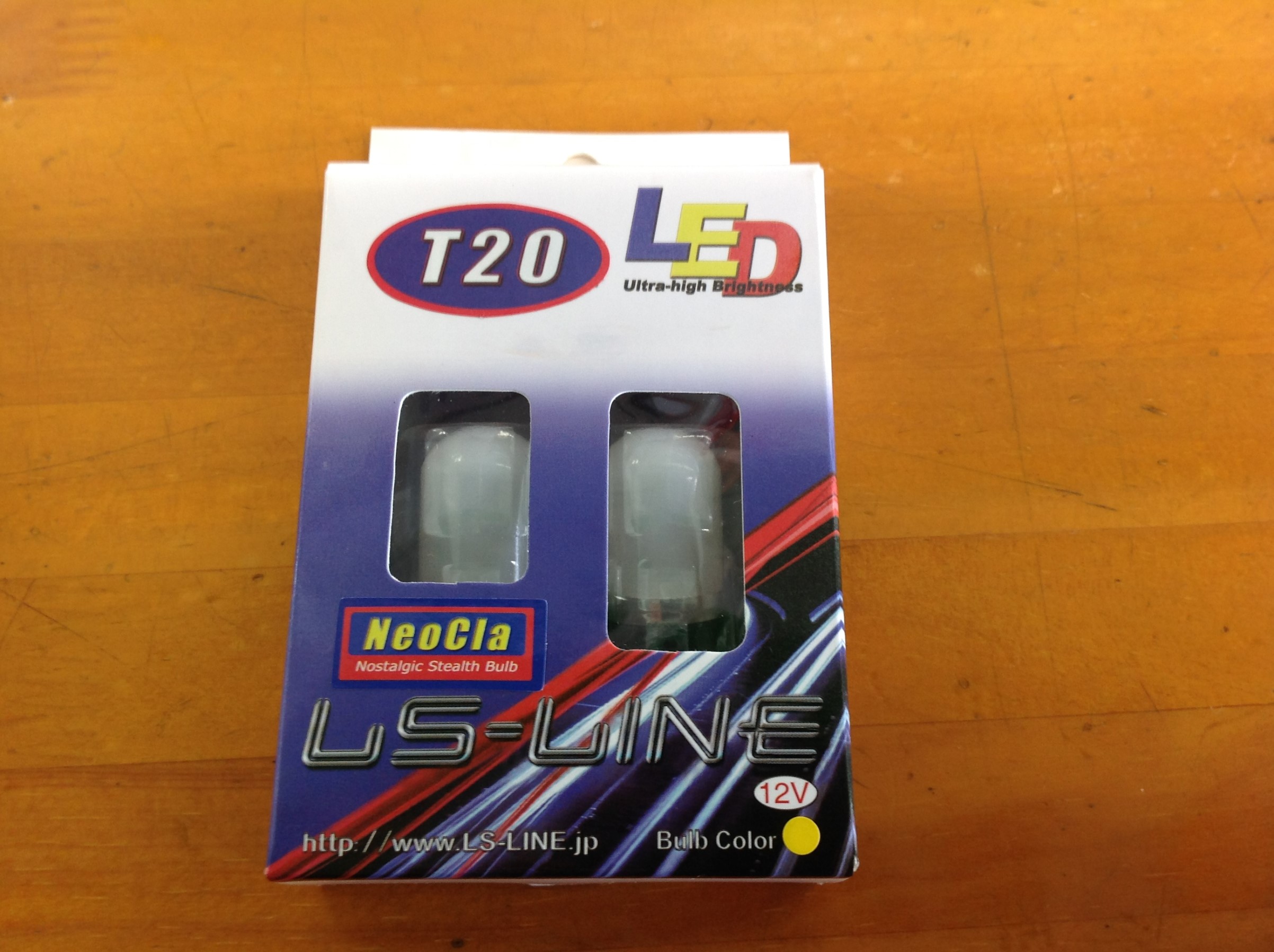 ホンダ ヴェゼル バッテリー交換とウインカーled交換 ホンダ ヴェゼルハイブリッド サービス事例 タイヤ館 成瀬 タイヤからはじまる トータルカーメンテナンス タイヤ館グループ