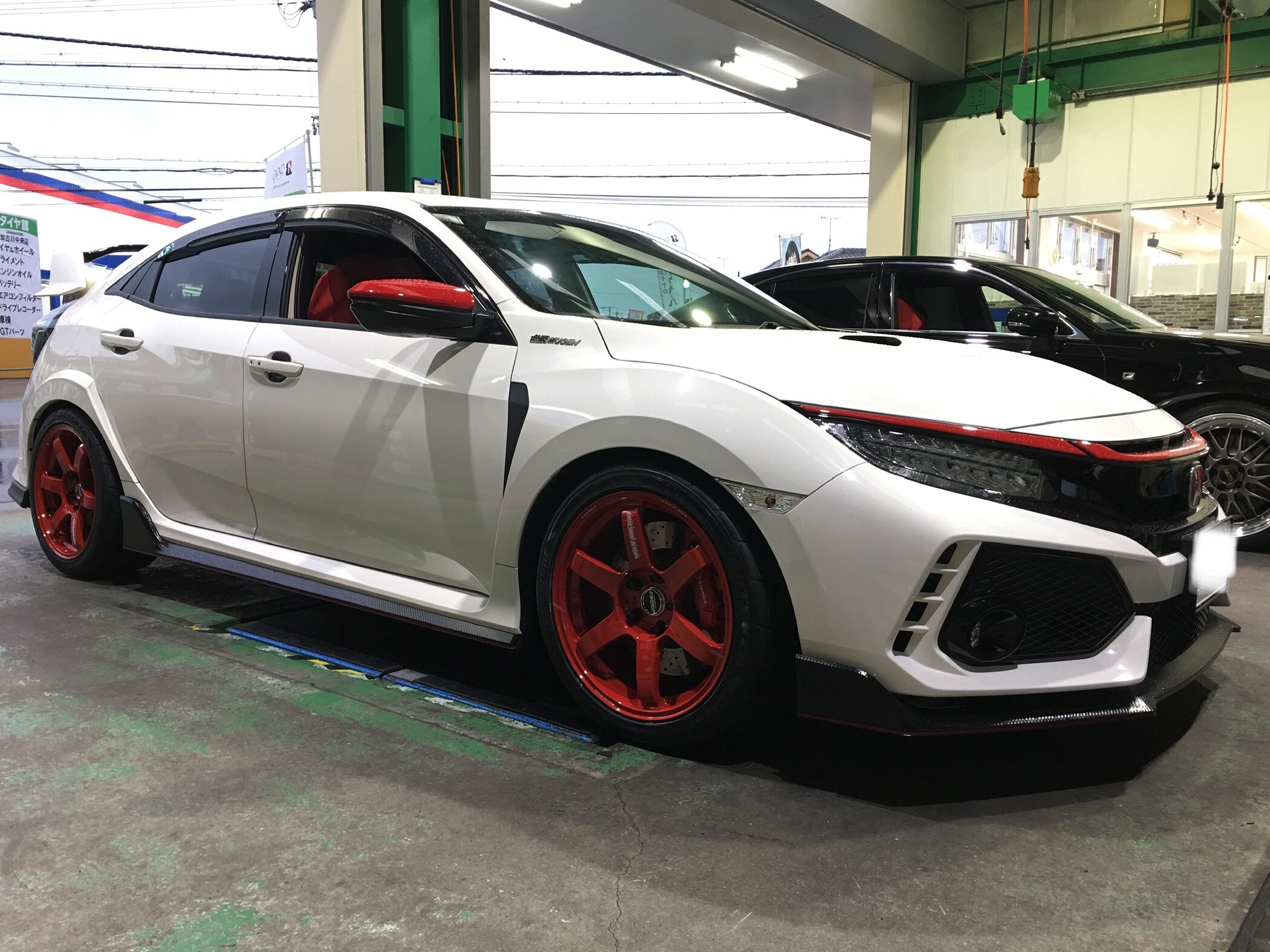 FK8型シビックType.R 足回り＆ホイールタイヤ交換 | 店舗お