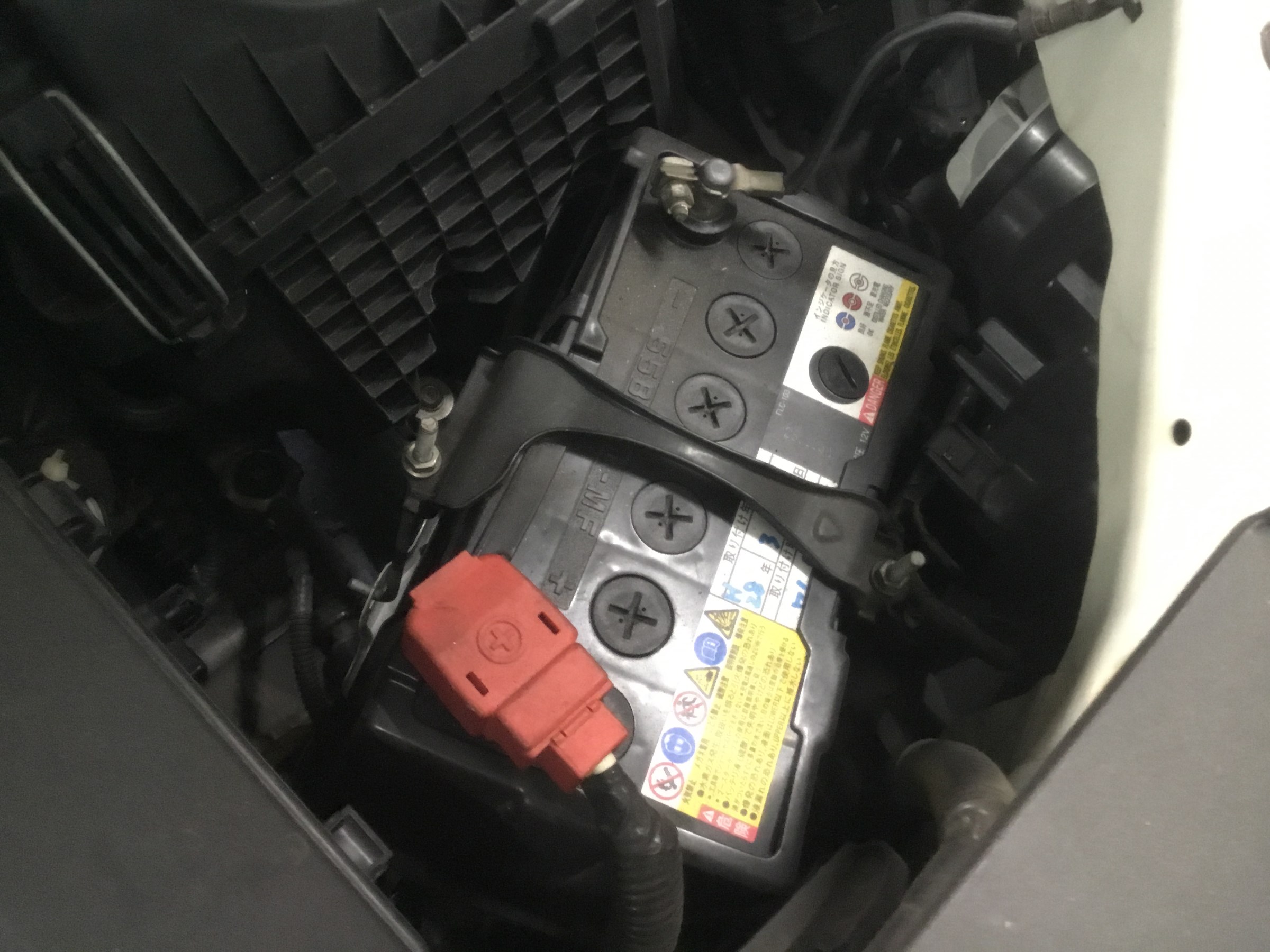 Rk型ステップワゴン ローテーション バッテリー交換 エアコンフィルター交換 ホンダ ステップワゴン メンテナンス商品 技術サービスブログ タイヤ館 鎌ヶ谷 千葉県のタイヤ カー用品ショップ タイヤからはじまる トータルカーメンテナンス タイヤ館グループ