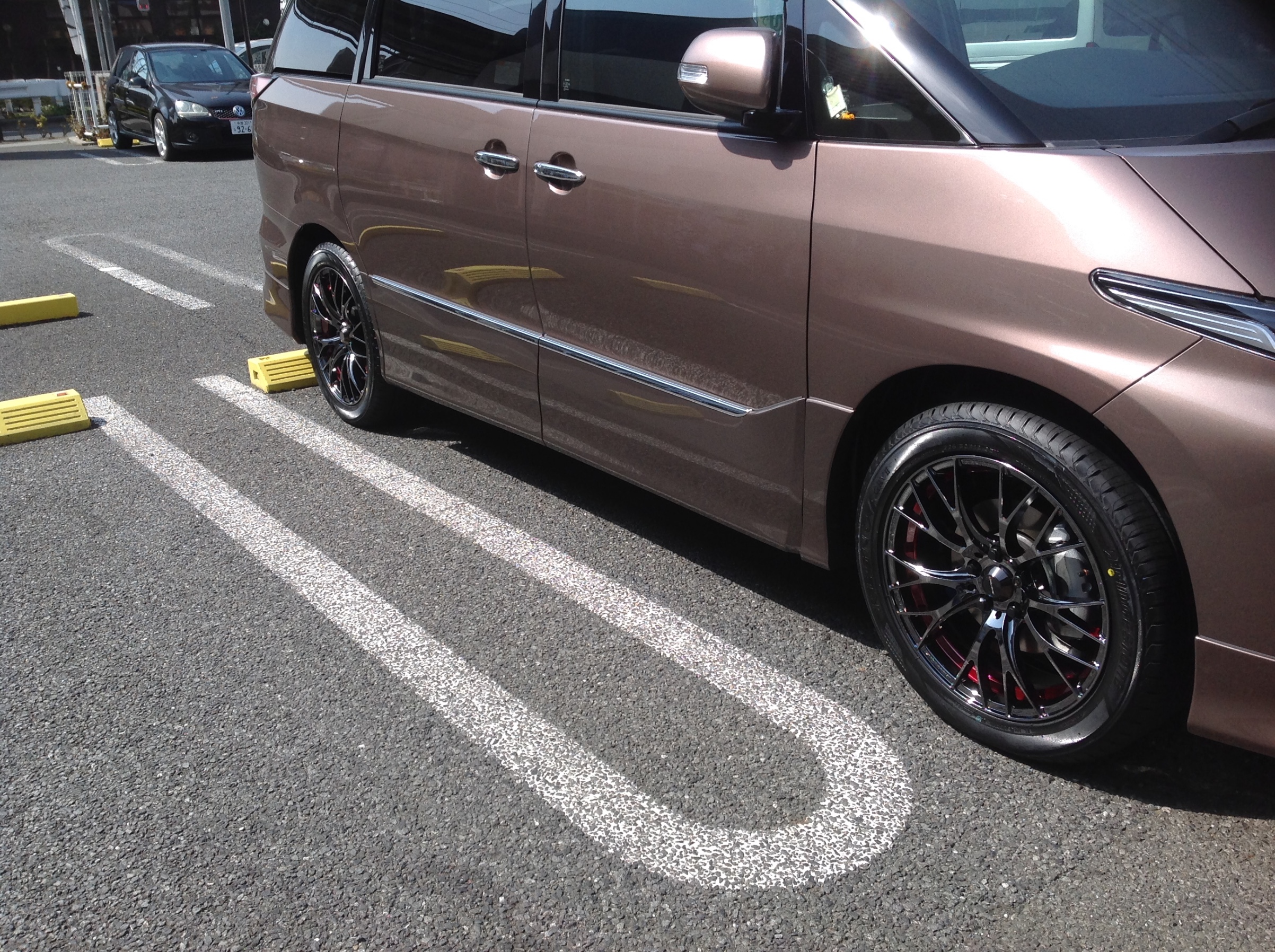 お洒落に色違い スタッフ日記 タイヤ館 玉川上水 東京都のタイヤ カー用品ショップ タイヤからはじまる トータルカーメンテナンス タイヤ館グループ