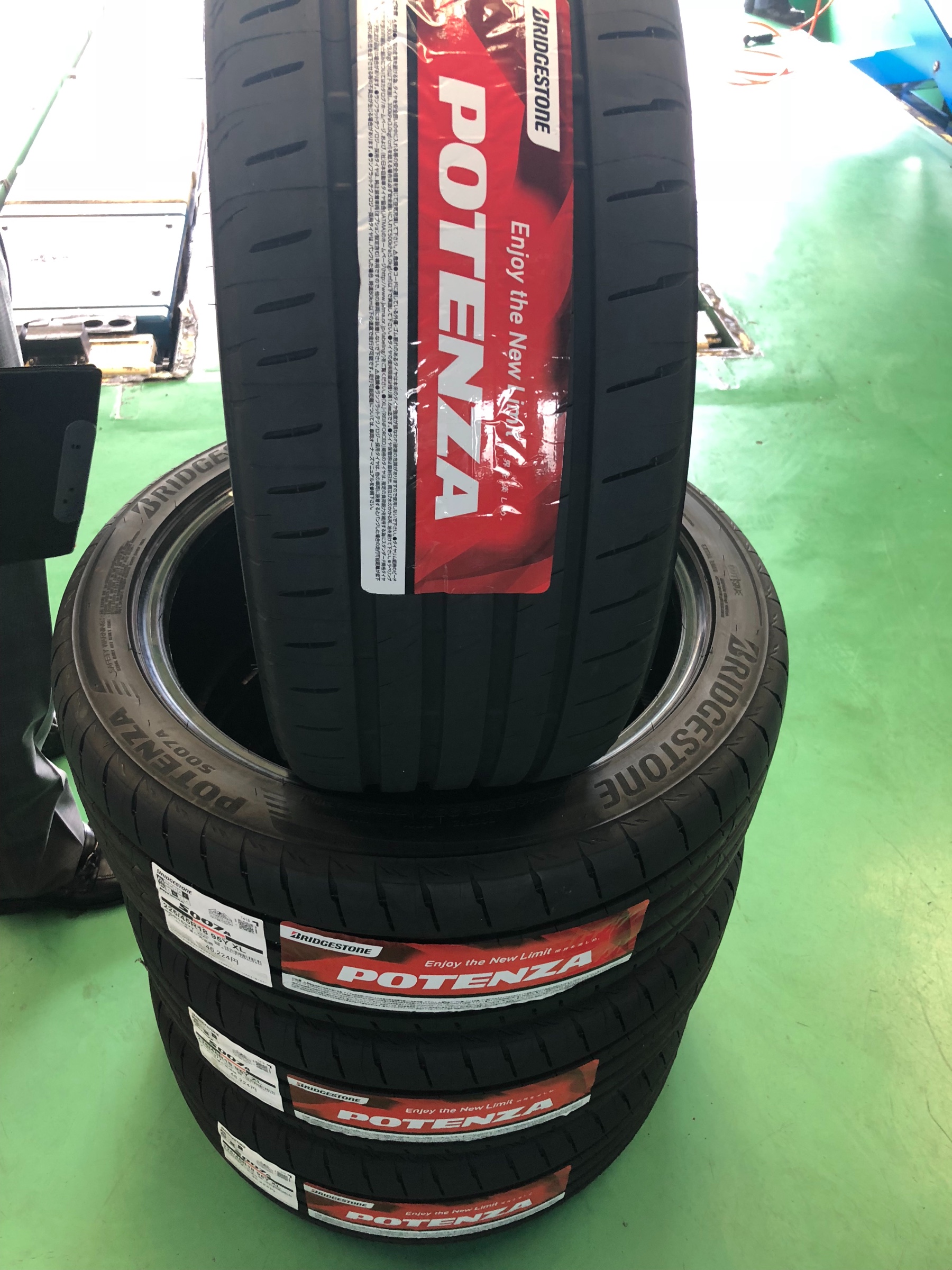 クラウンHV×新商品ポテンザS007A | 店舗おススメ情報 | タイヤ館
