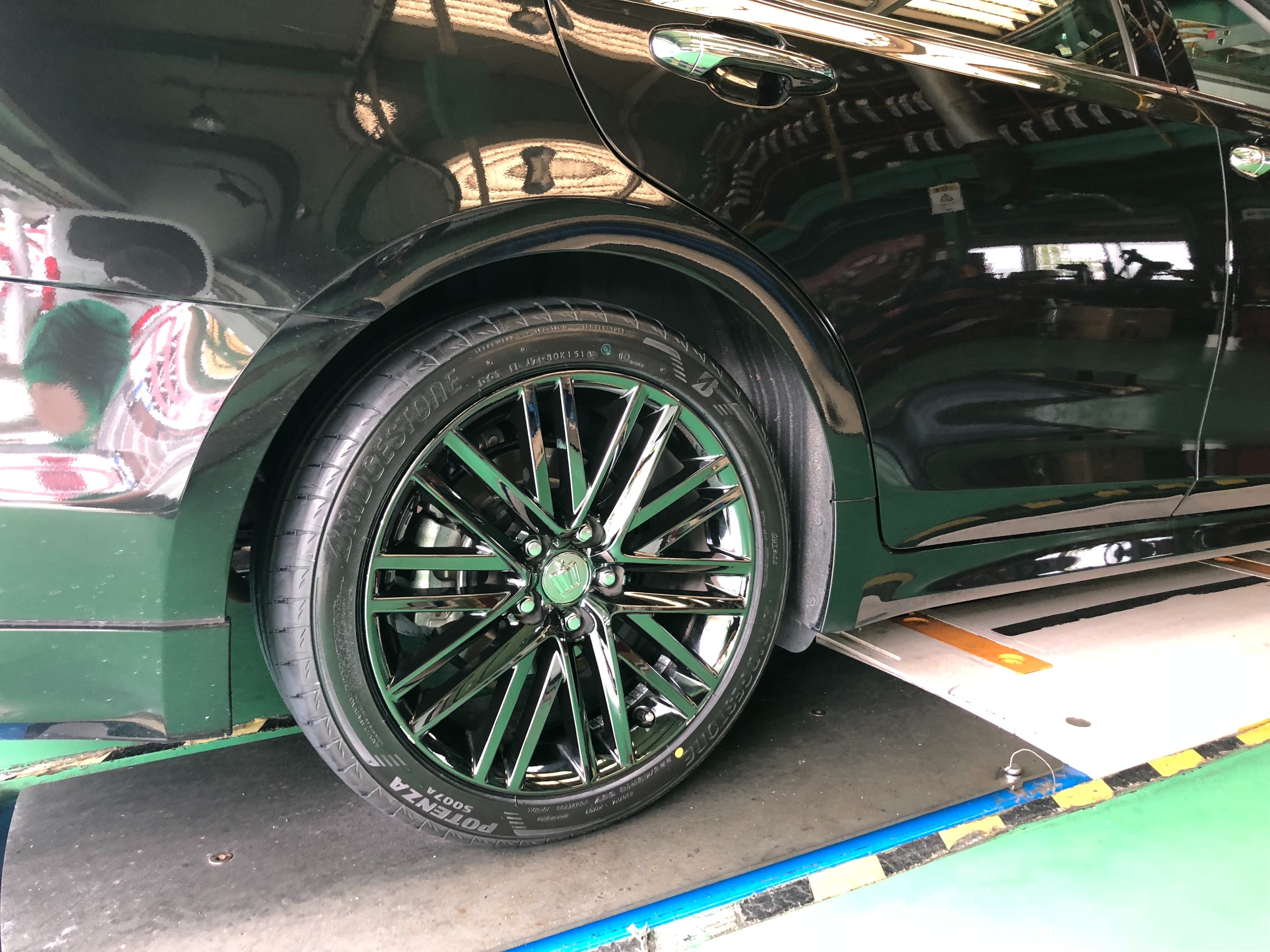 【新品同様】クラウン 7075 メンテナンス付属品付き クラウンHV×新商品ポテンザS007A | 店舗おススメ情報 | タイヤ館 茨木