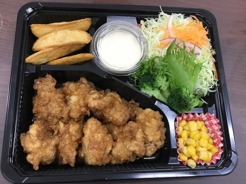 やわらかチキン南蛮のボリュームがす・ご・い！