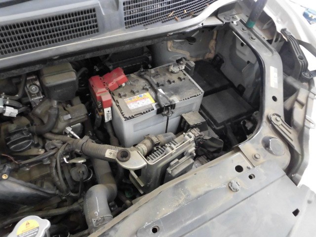 本日は ｃ26セレナのバッテリー交換です 日産 セレナ メンテナンス商品 スタッフ日記 タイヤ館 東大宮バイパス タイヤからはじまる トータルカーメンテナンス タイヤ館グループ