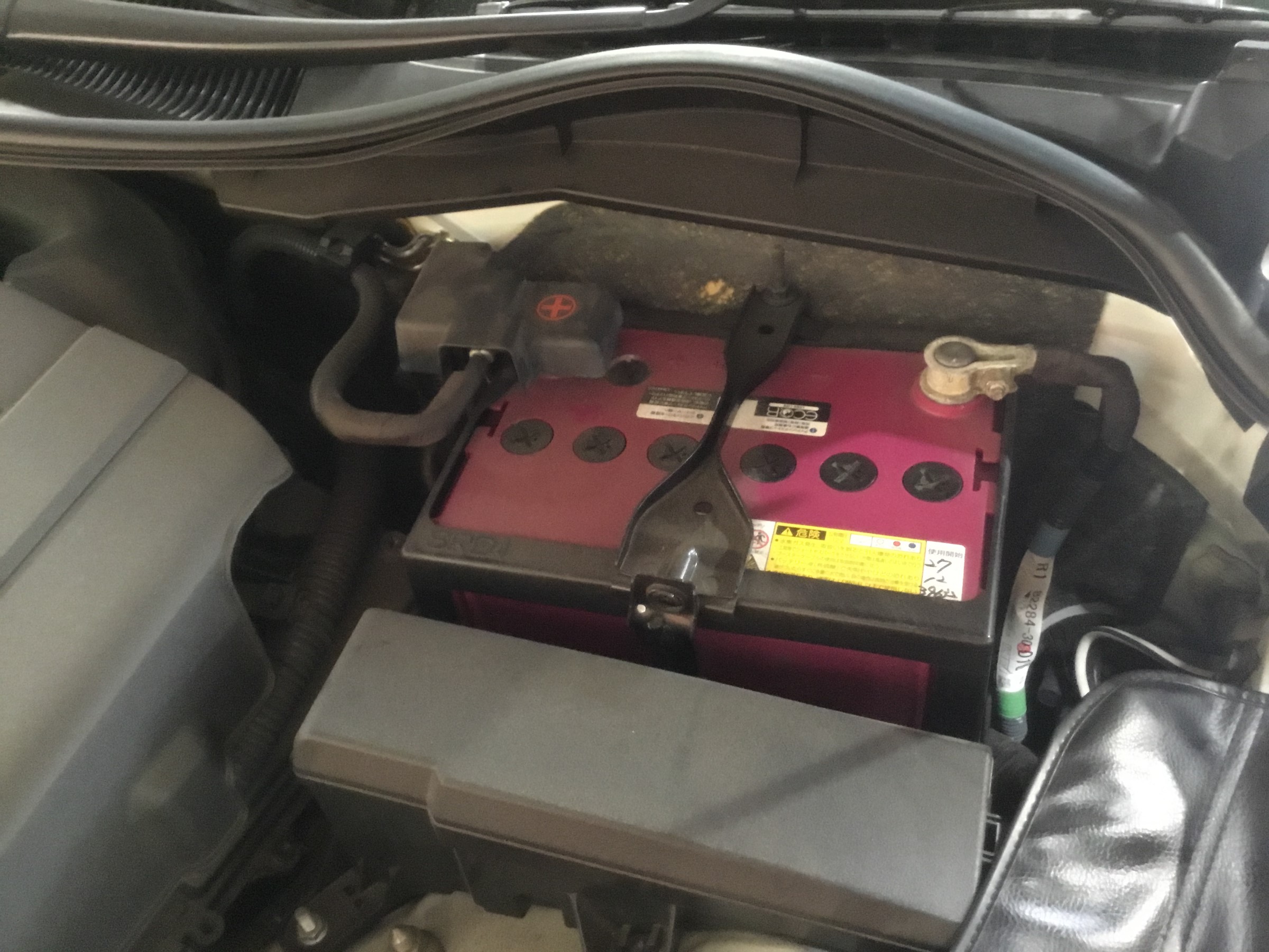 Grx130型マークx バッテリー交換 トヨタ マークx メンテナンス商品 技術サービスブログ タイヤ館 鎌ヶ谷 千葉県のタイヤ カー用品ショップ タイヤからはじまる トータルカーメンテナンス タイヤ館グループ