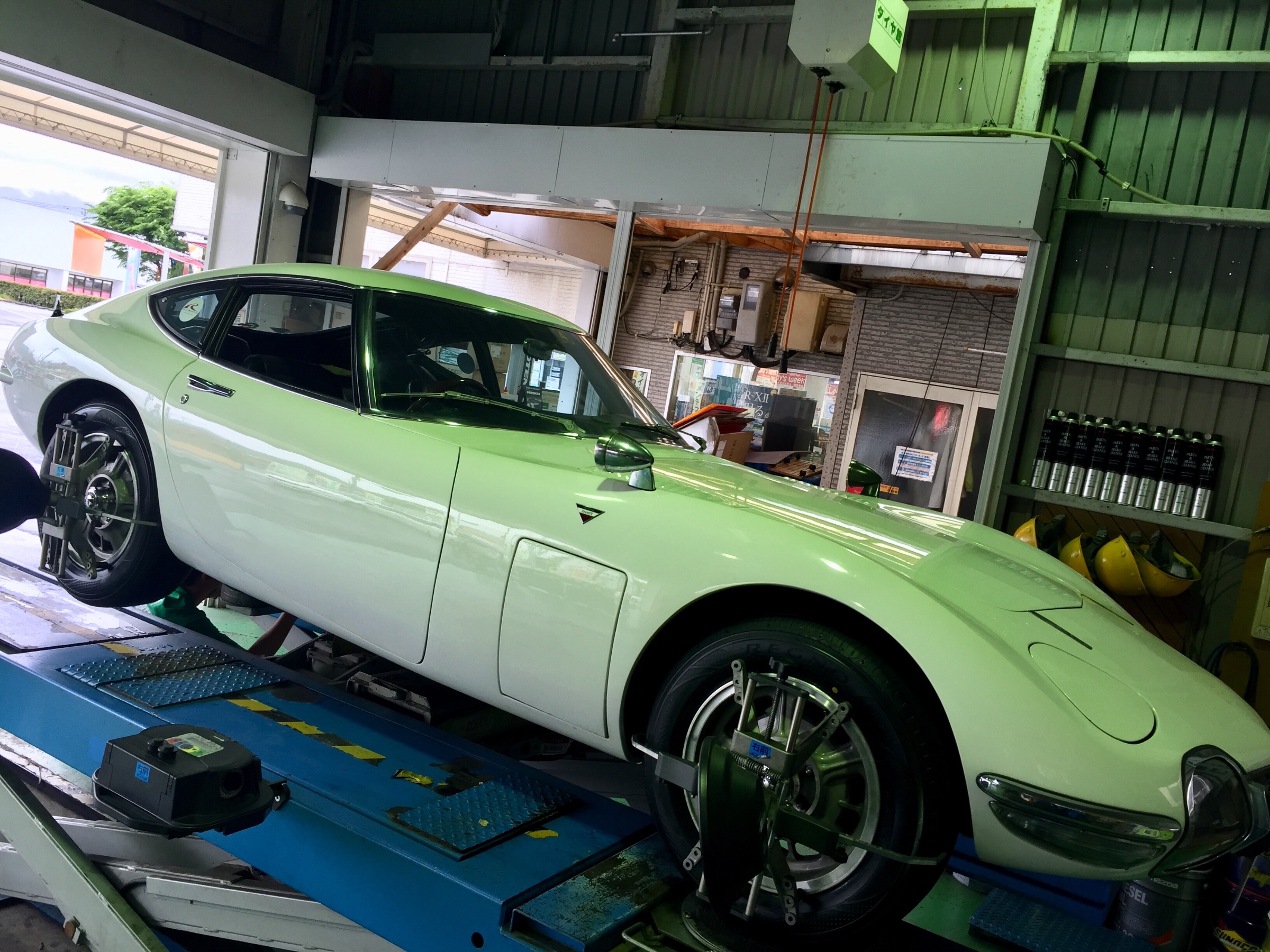 トヨタ2000GT タイヤ交換とアライメント調整 | 店舗おススメ情報