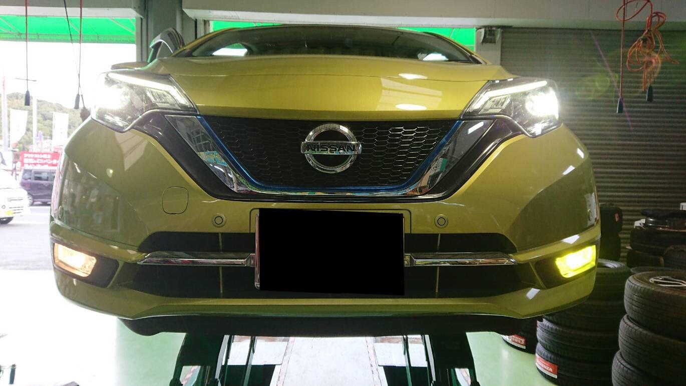 日産ノート 純正フォグランプ