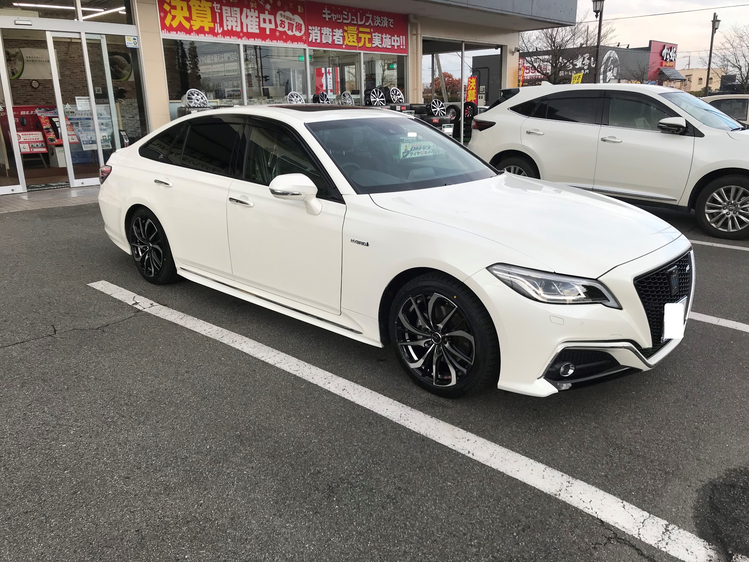 トヨタ クラウンにVRX2とレオニスTE装着 | 店舗おススメ情報 | タイヤ