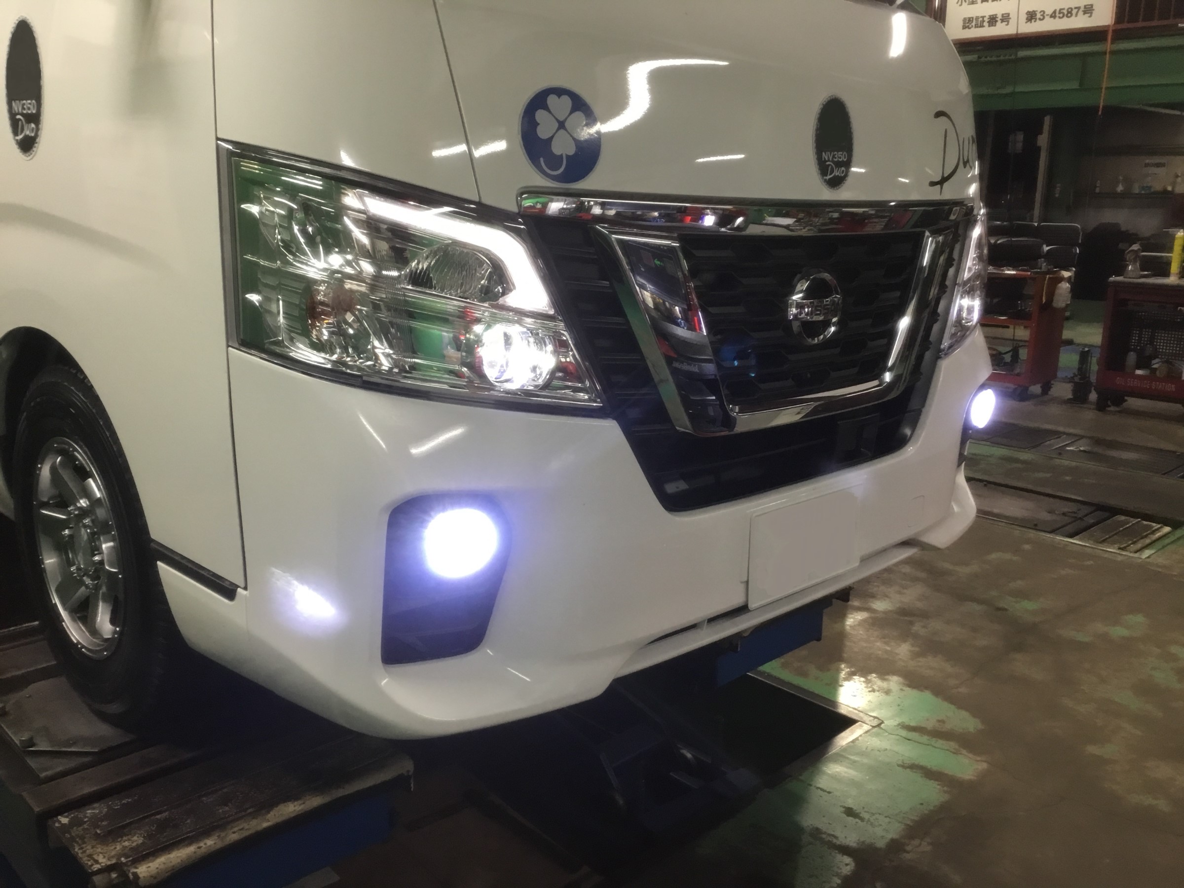E26型NV350キャラバン、スタッドレスタイヤ＆アルミホイール