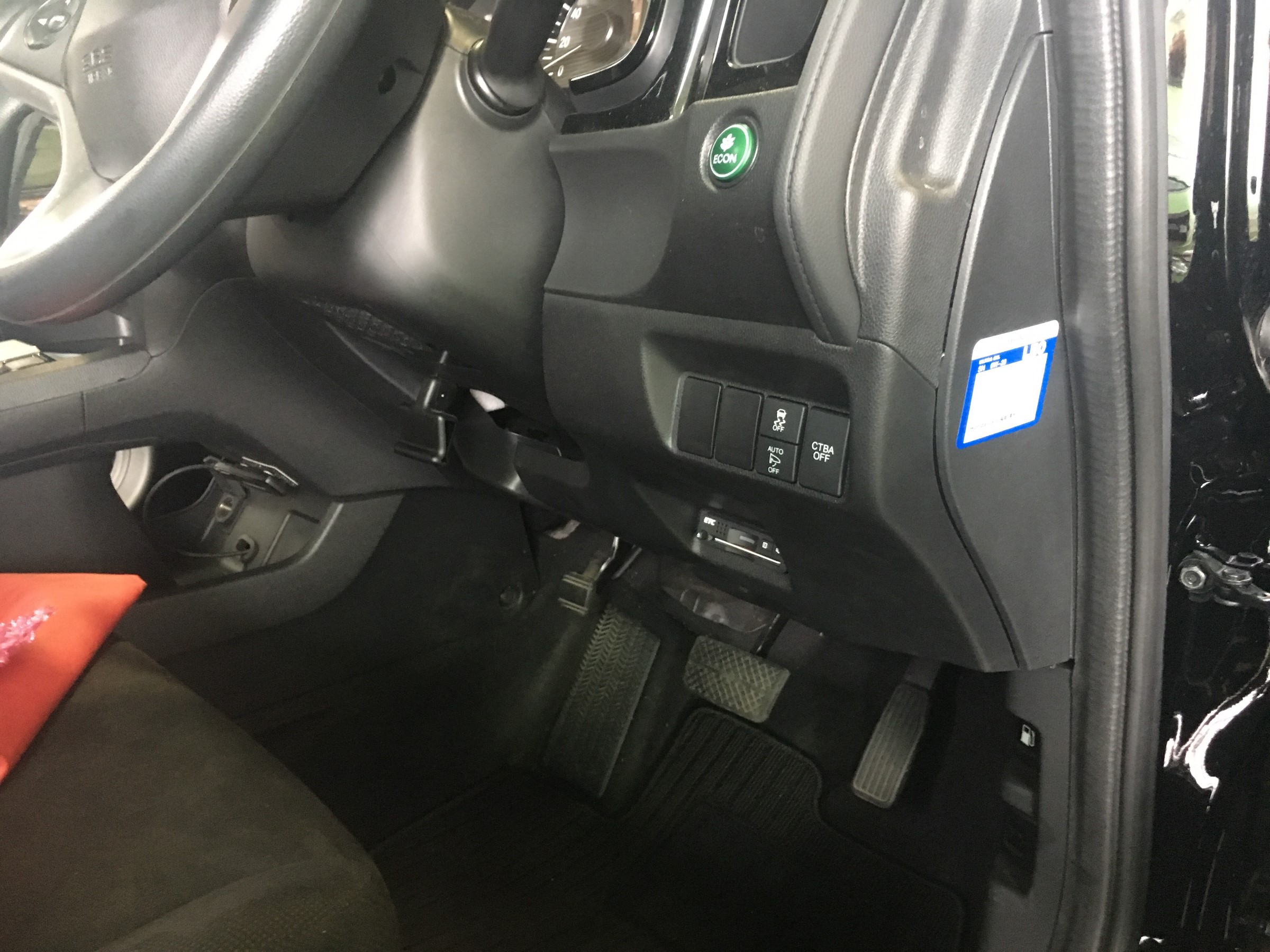 ホンダ シャトルにドライブレコーダーをお取り付けしました ホンダ シャトル その他 パーツ取付 各種用品取付 技術サービス施工事例 タイヤ館 福岡東 タイヤからはじまる トータルカーメンテナンス タイヤ館グループ