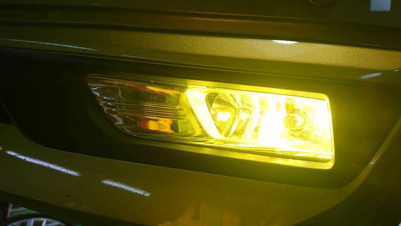 日産 ノートeパワーのフォグライトを交換しましたよー 日産 ノートe Power メンテナンス商品 パーツ取付 各種用品取付 技術サービス施工事例 タイヤ館 福岡東 タイヤからはじまる トータルカーメンテナンス タイヤ館グループ