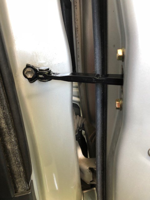 イスト ドアチェッカー交換 トヨタ イスト その他 その他 関東運輸局長認証工場 自動車整備 点検 修理 ができます エンジン不良 オイル漏れ ラジエーター オルタネーター ベルト ブレーキ周り ブッシュ その他各種部品交換が可能です 法定１２か月点検も随時