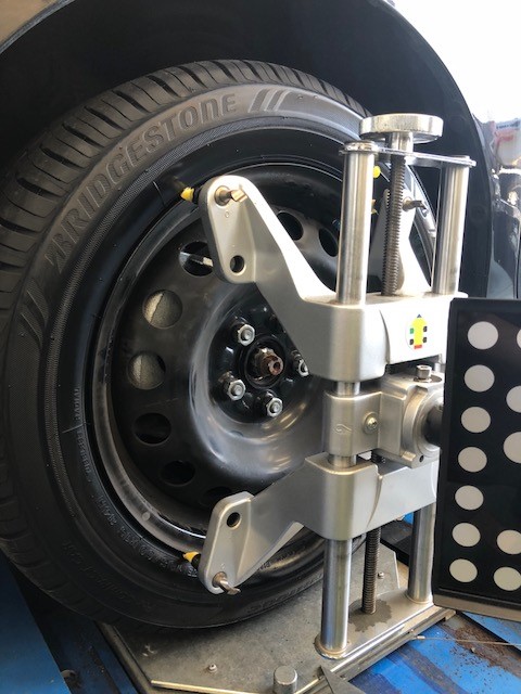 シエンタハイブリッド アライメント実施 車重の重い車こそアライメント トヨタ シエンタ サービス事例 タイヤ館 多摩境 タイヤからはじまる トータルカーメンテナンス タイヤ館グループ