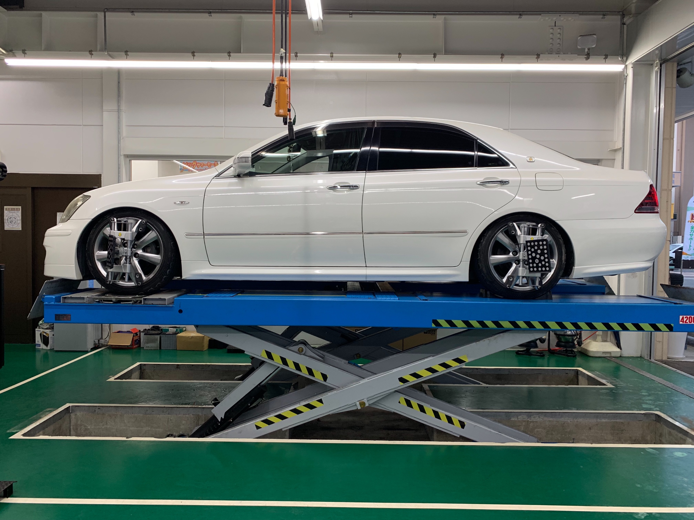 18クラウン 車高調整&アライメント調整(*´꒳`*) | 店舗おススメ