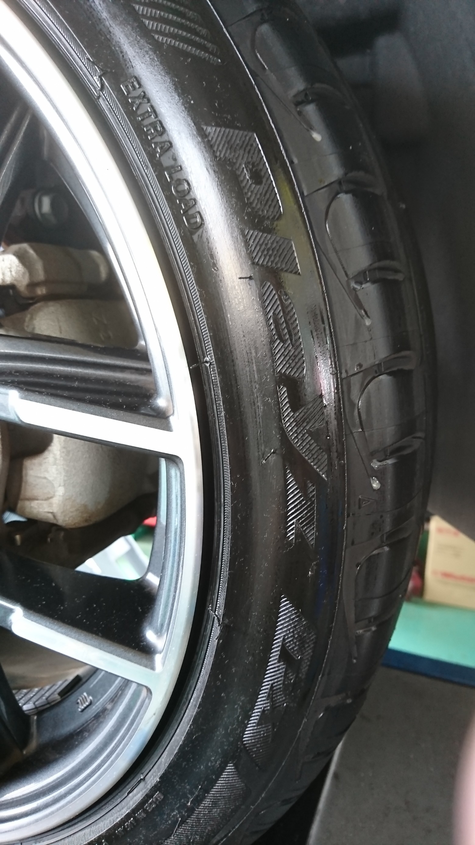 日産 Note Nismo タイヤ交換 日産 ノートnismo タイヤ タイヤ ホイール関連 タイヤ ホイール交換 サービス事例 タイヤ館 大分 タイヤからはじまる トータルカーメンテナンス タイヤ館グループ