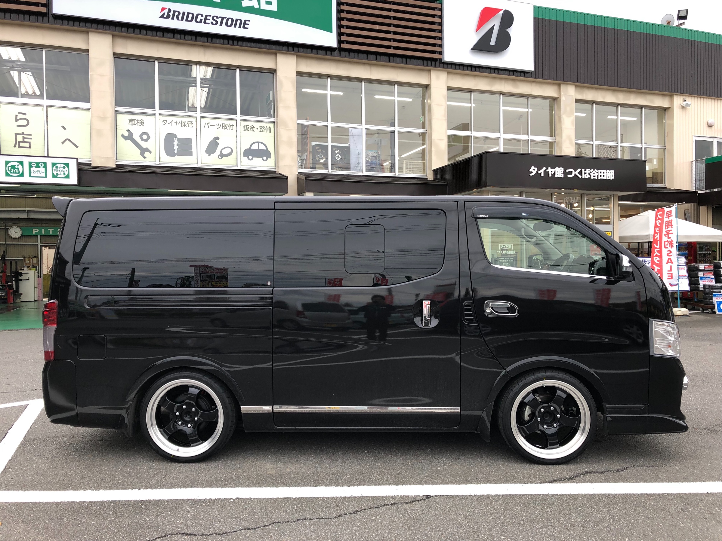 NV350キャラバン アルミホイール交換 | 日産 NV350キャラバン | 谷田部