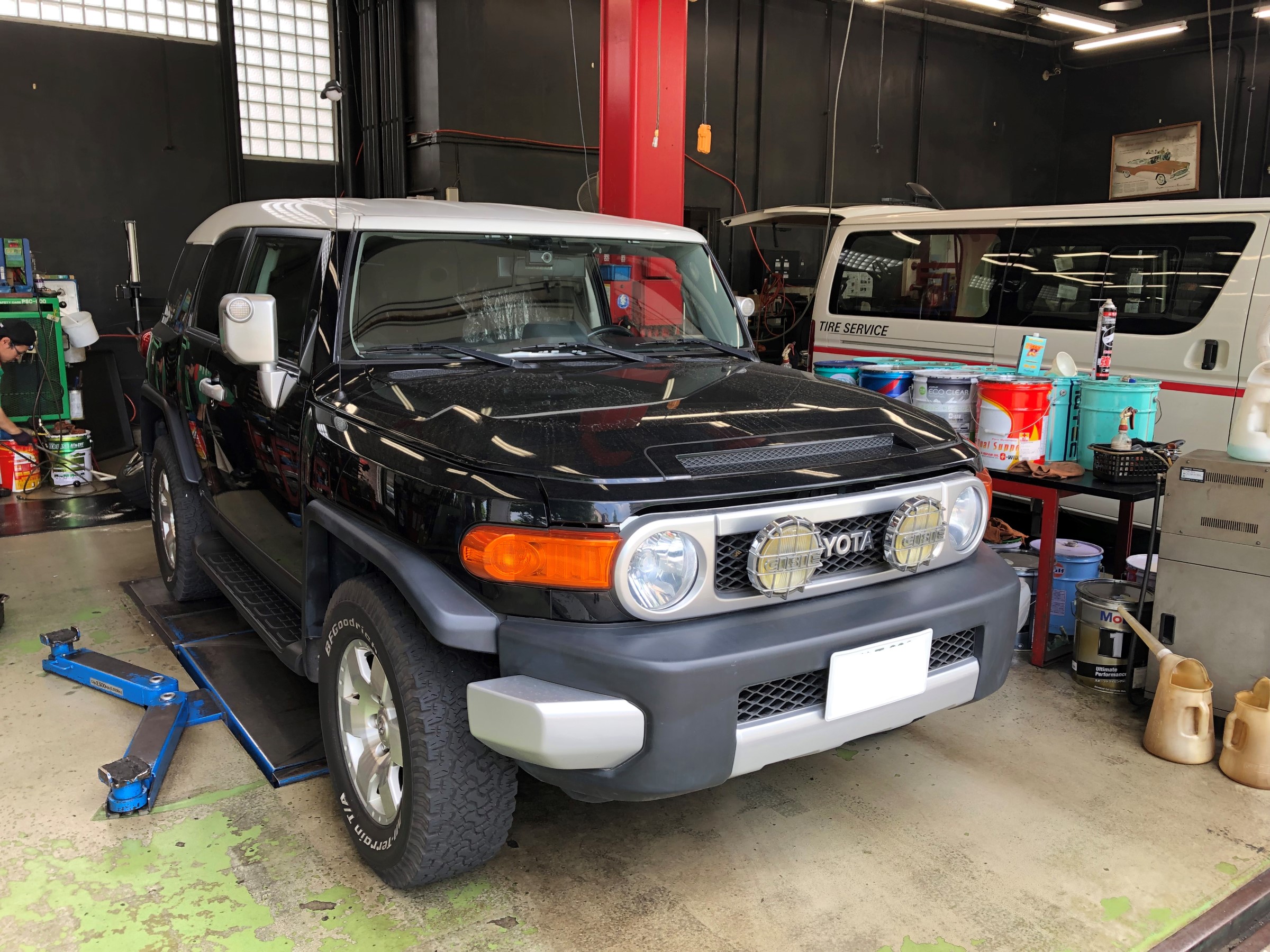 Toyota ｆｊクルーザー バッテリー交換 トヨタ Fjクルーザー その他 その他 無料安全点検 サービス事例 タイヤ館 パドック２４６ 東京都のタイヤ カー用品ショップ タイヤからはじまる トータルカーメンテナンス タイヤ館グループ