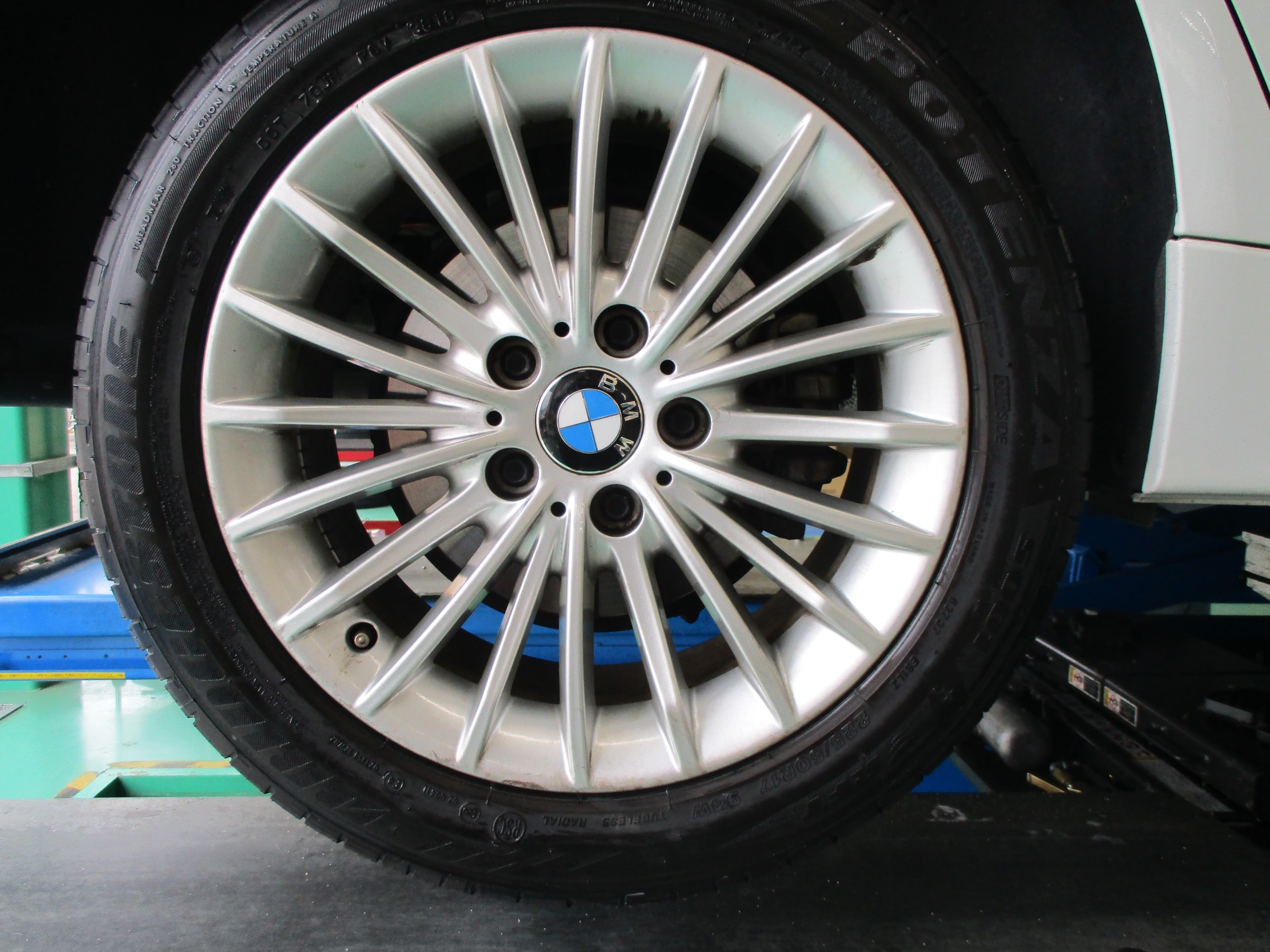 BMW F30 3シリーズ 純正ホイール&ランフラットタイヤ 4本セット