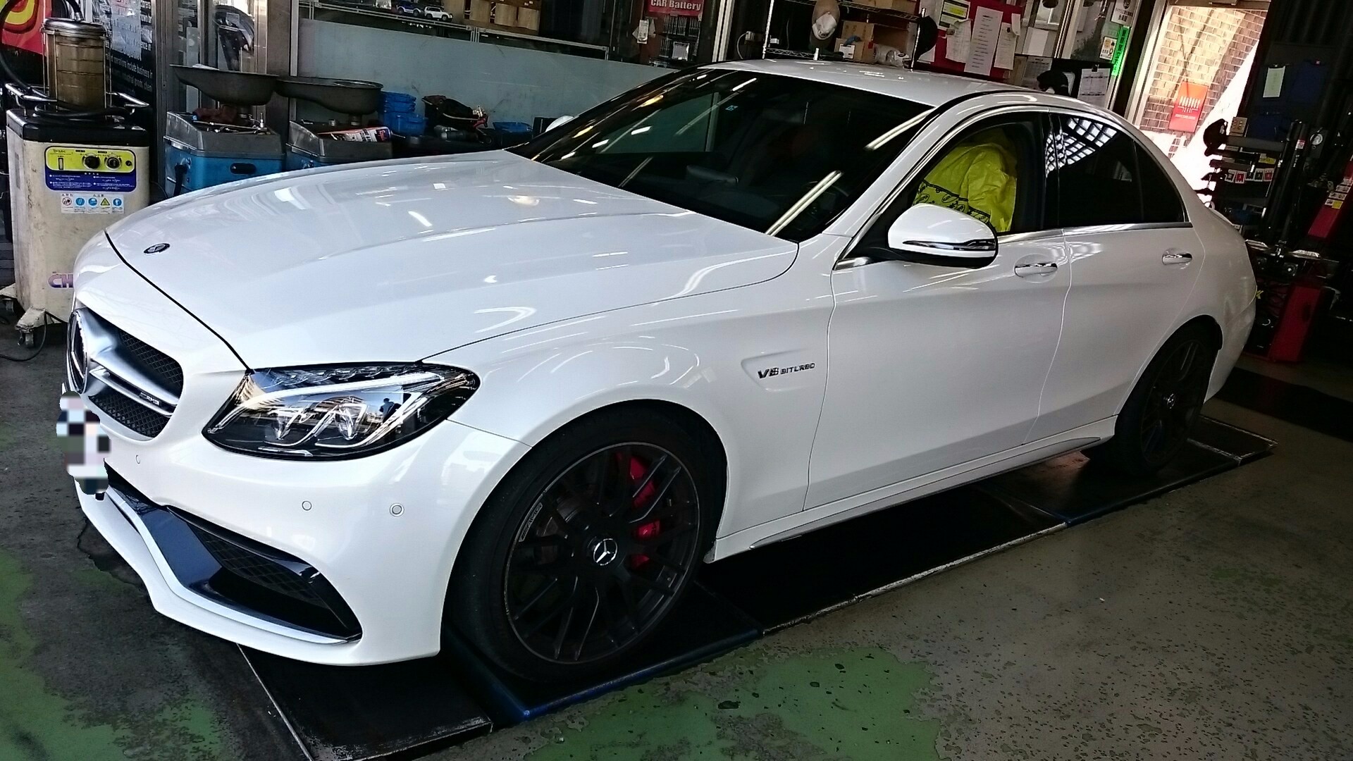 メルセデス・ベンツ W205 C63 AMG タイヤ交換！ | AMG C63 タイヤ