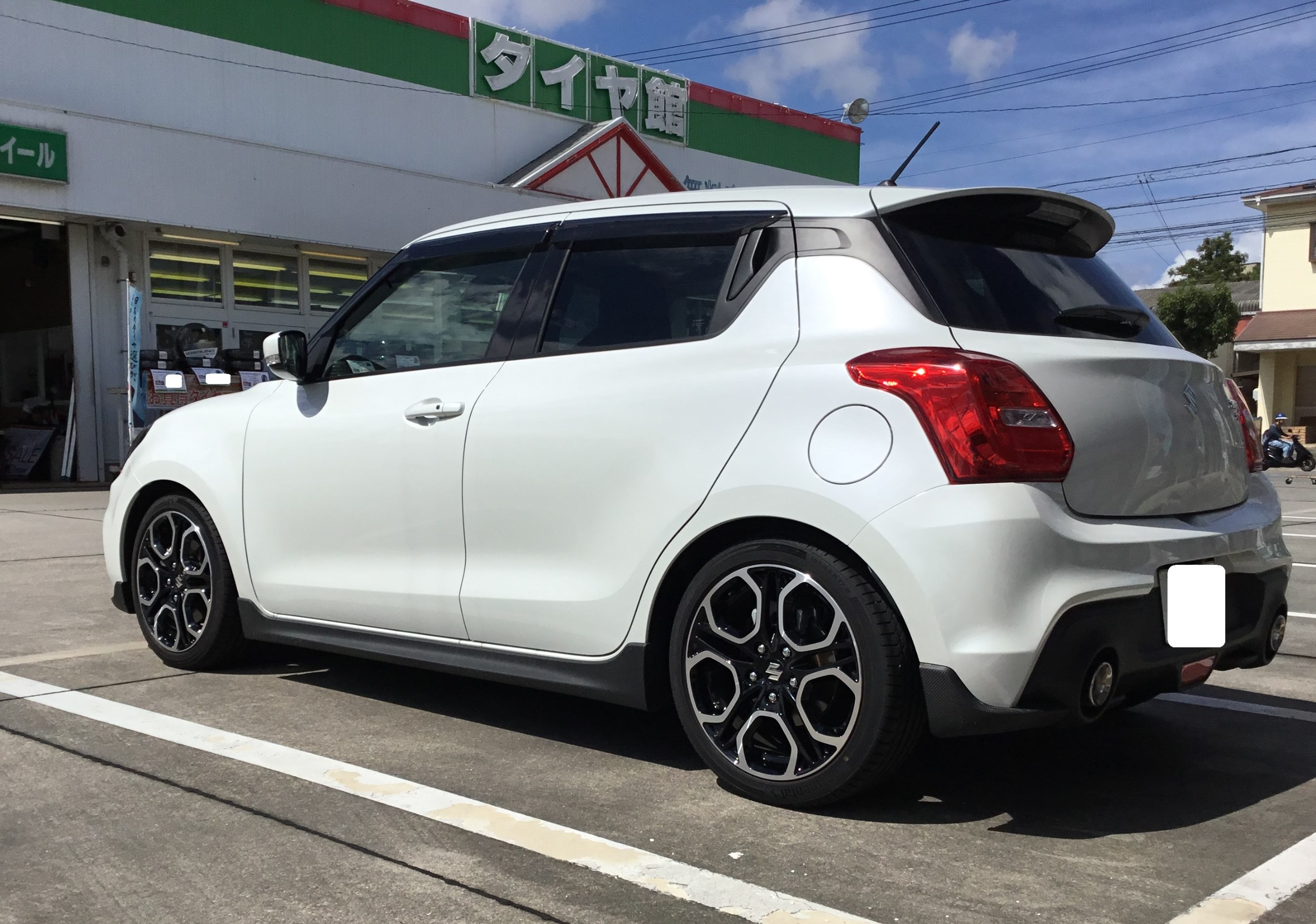 ｚｃ３３ｓ スイフトスポーツに車高調取り付けました スズキ スイフト スポーツ その他 パーツ取付 サスペンション取付 サービス事例 タイヤ館 西尾 愛知県 三重県のタイヤ カー用品ショップ タイヤからはじまる トータルカーメンテナンス タイヤ館グループ