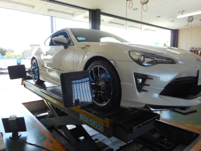 車のアライメント調整 スタッフ日記 タイヤ館 久喜 タイヤからはじまる トータルカーメンテナンス タイヤ館グループ
