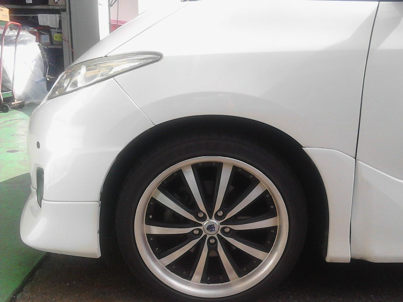 愛車の 愛着復活 大作戦 タイヤ ホイール交換で車が変わる トヨタ エスティマ タイヤ タイヤ ホイール関連 タイヤ ホイール交換 スタッフ日記 タイヤ館 草津 タイヤからはじまる トータルカーメンテナンス タイヤ館グループ