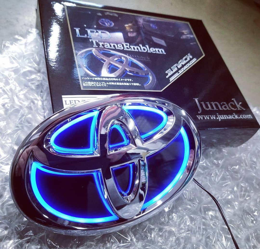 【希少！！】 × ハイエース ☆ LEDエンブレム 店舗おススメ情報 | ☆ こたつ
