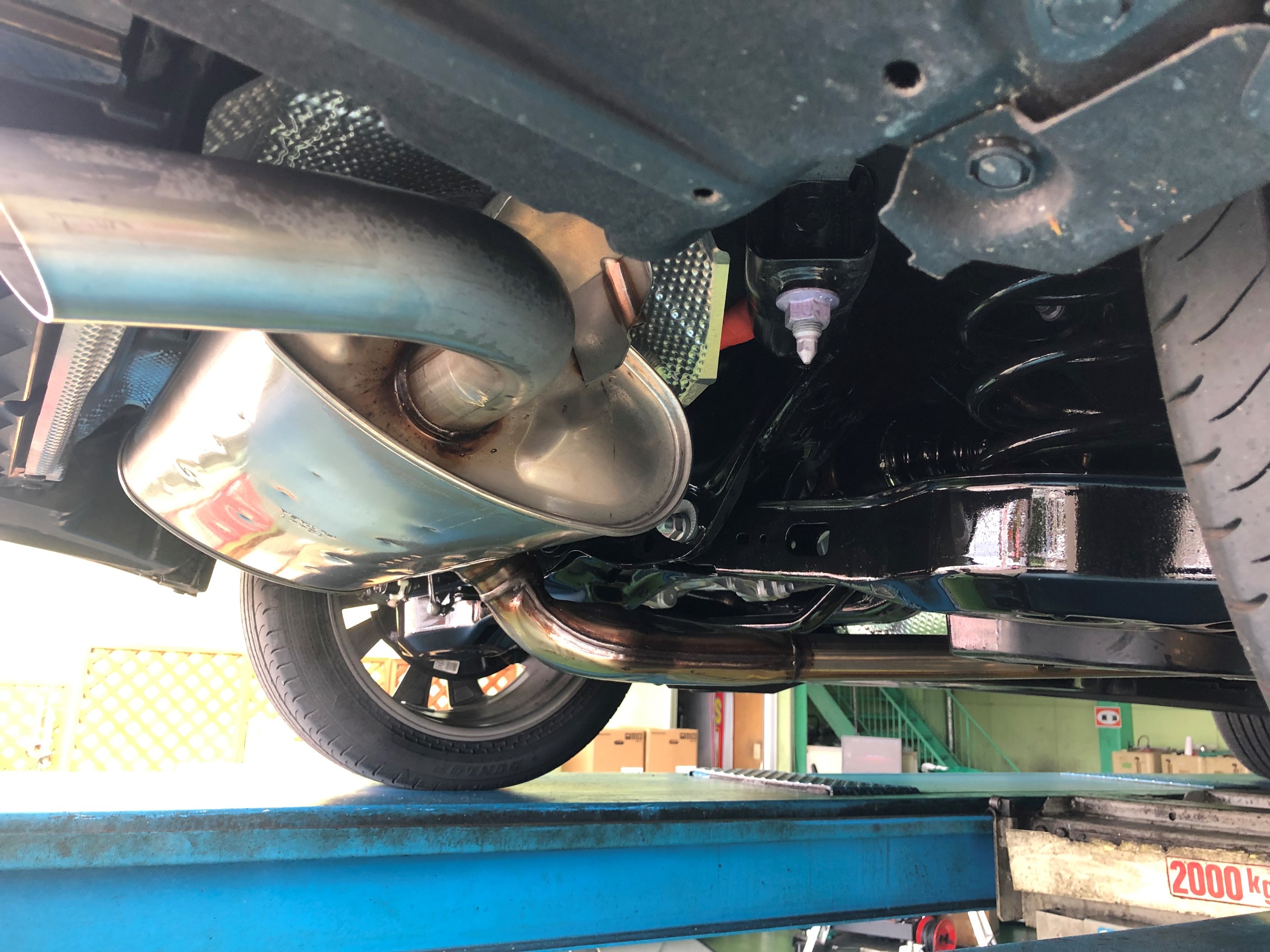 新車の下回り錆止め 神辺店の技術サービス タイヤ館 神辺 タイヤからはじまる トータルカーメンテナンス タイヤ館グループ