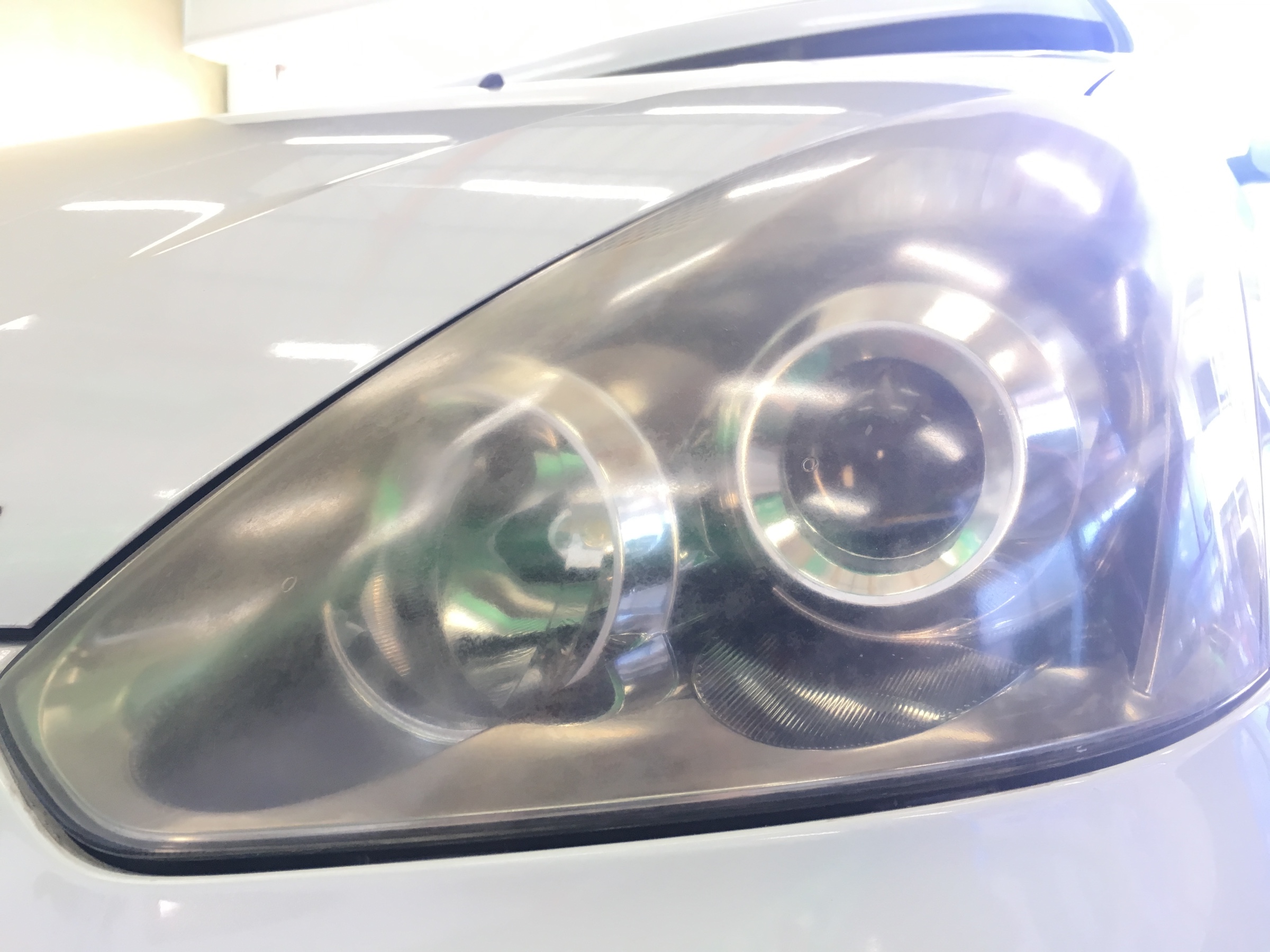 黄ばみ 曇りのヘッドライト 対策方法は メンテナンス商品 外装 内装取付 ガラスコーティング スタッフ日記 タイヤ館 福生 東京都のタイヤ カー用品ショップ タイヤからはじまる トータルカーメンテナンス タイヤ館グループ
