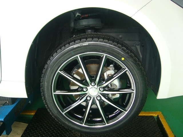 カローラスポーツ VRX2 215/45R17+ エコフォルム