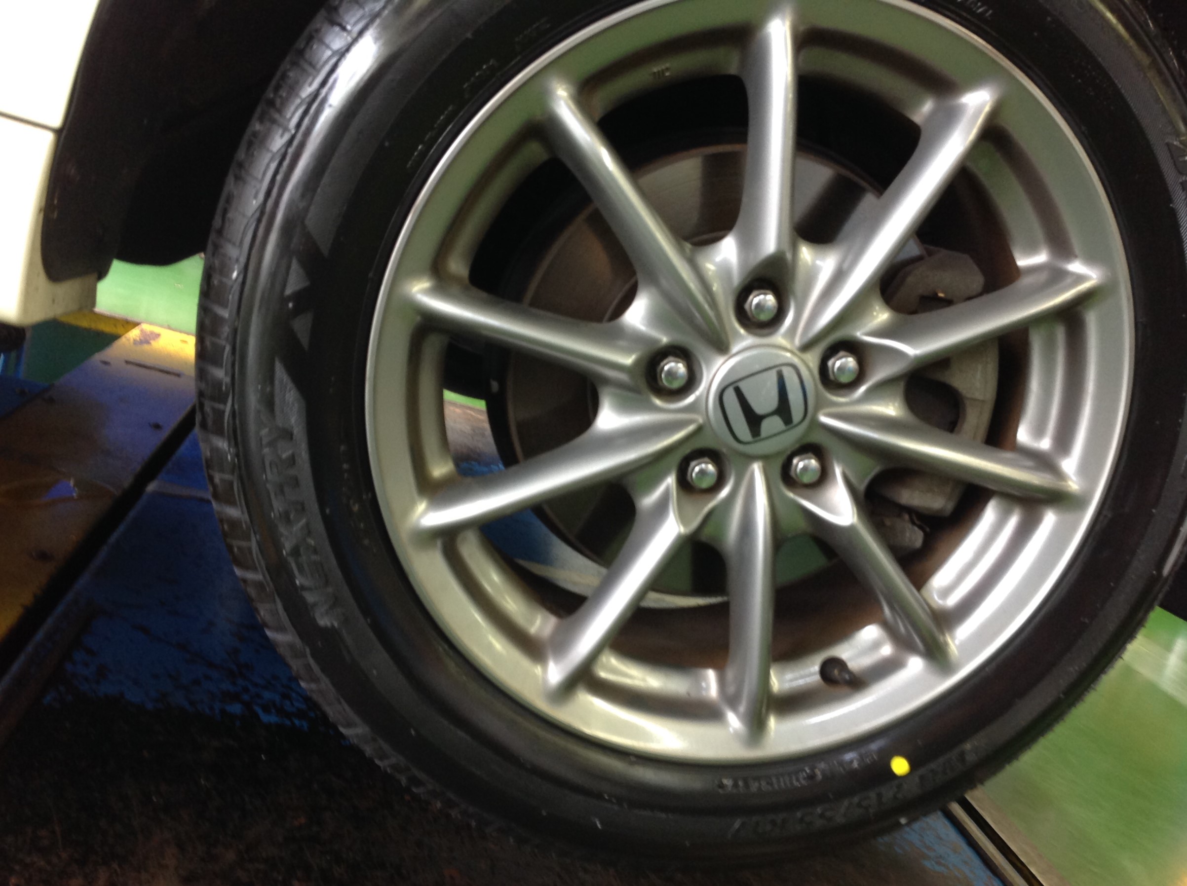 Odyssey タイヤ オイル交換 ホンダ オデッセイ タイヤ オイル関連 エンジンオイル交換 サービス事例 タイヤ館 高津 神奈川県のタイヤ カー用品ショップ タイヤからはじまる トータルカーメンテナンス タイヤ館グループ