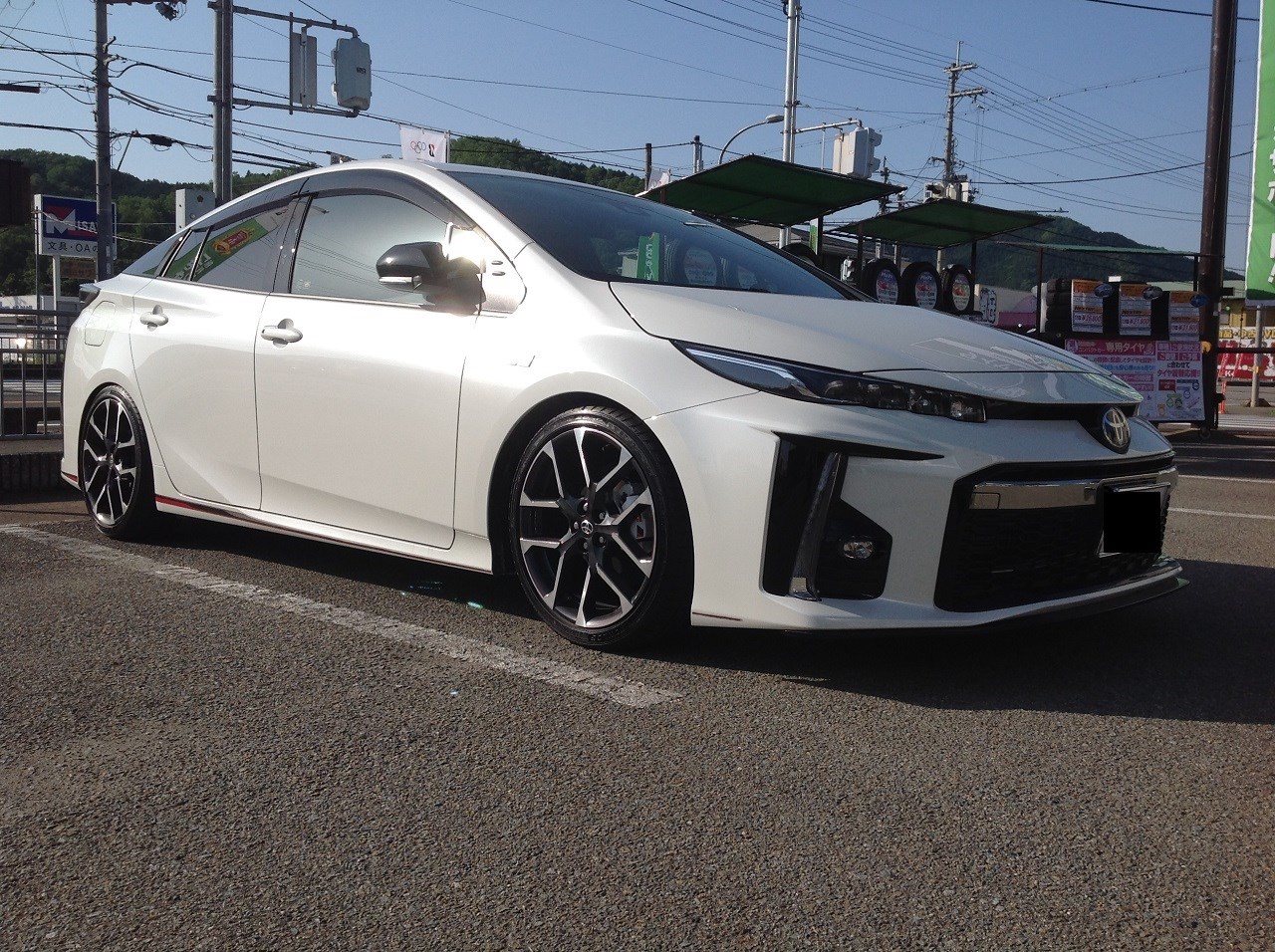 新型プリウスphv Gr テイン車高調 Edfcをお取付しました トヨタ プリウスphv その他 パーツ取付 サスペンション取付 スタッフ日記 タイヤ館 和田山 兵庫県のタイヤ カー用品ショップ タイヤからはじまる トータルカーメンテナンス タイヤ館グループ