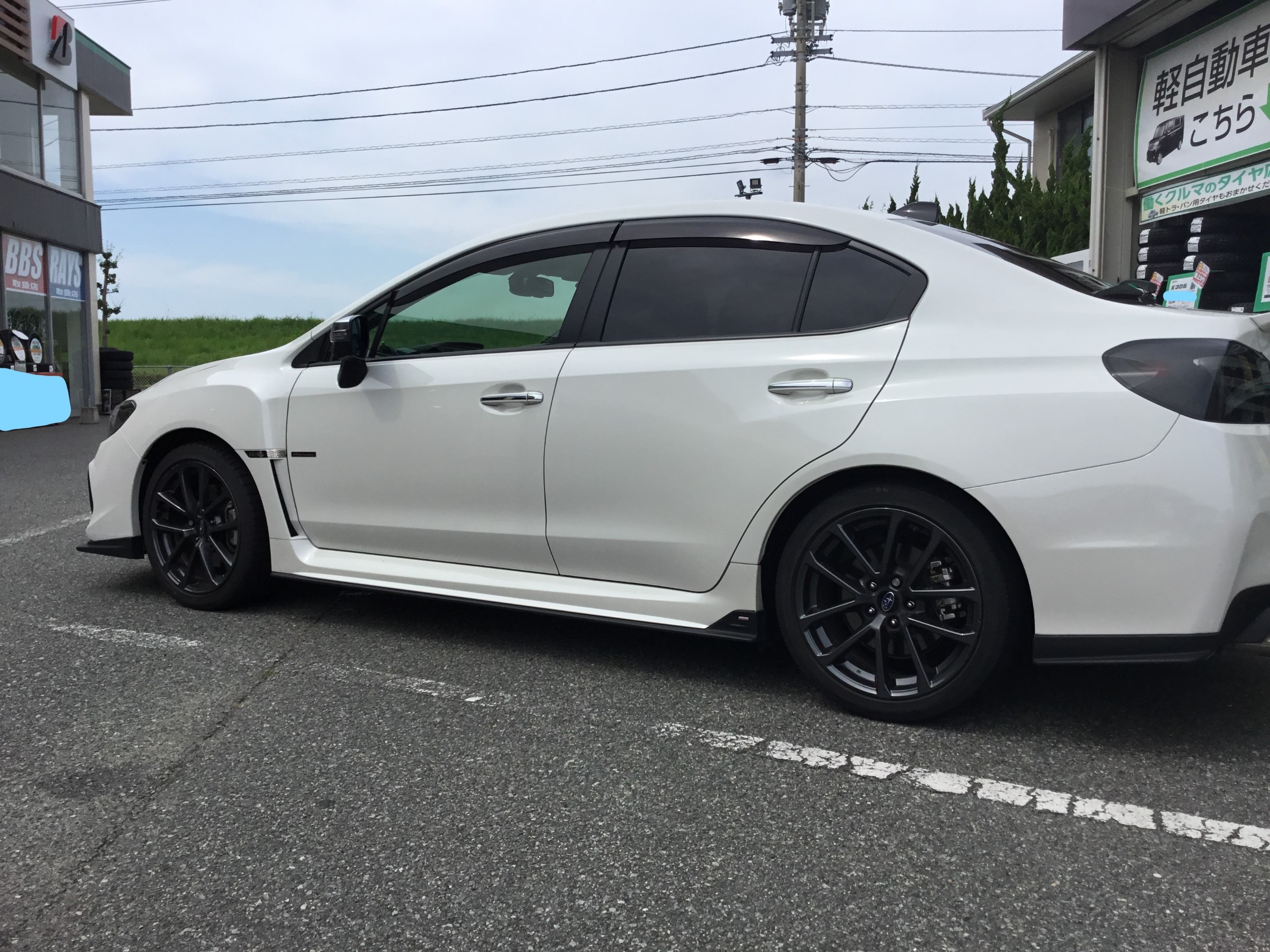 BBS RIA 033 18x8.5 48 5/114.3とコンチネンタルタイヤ