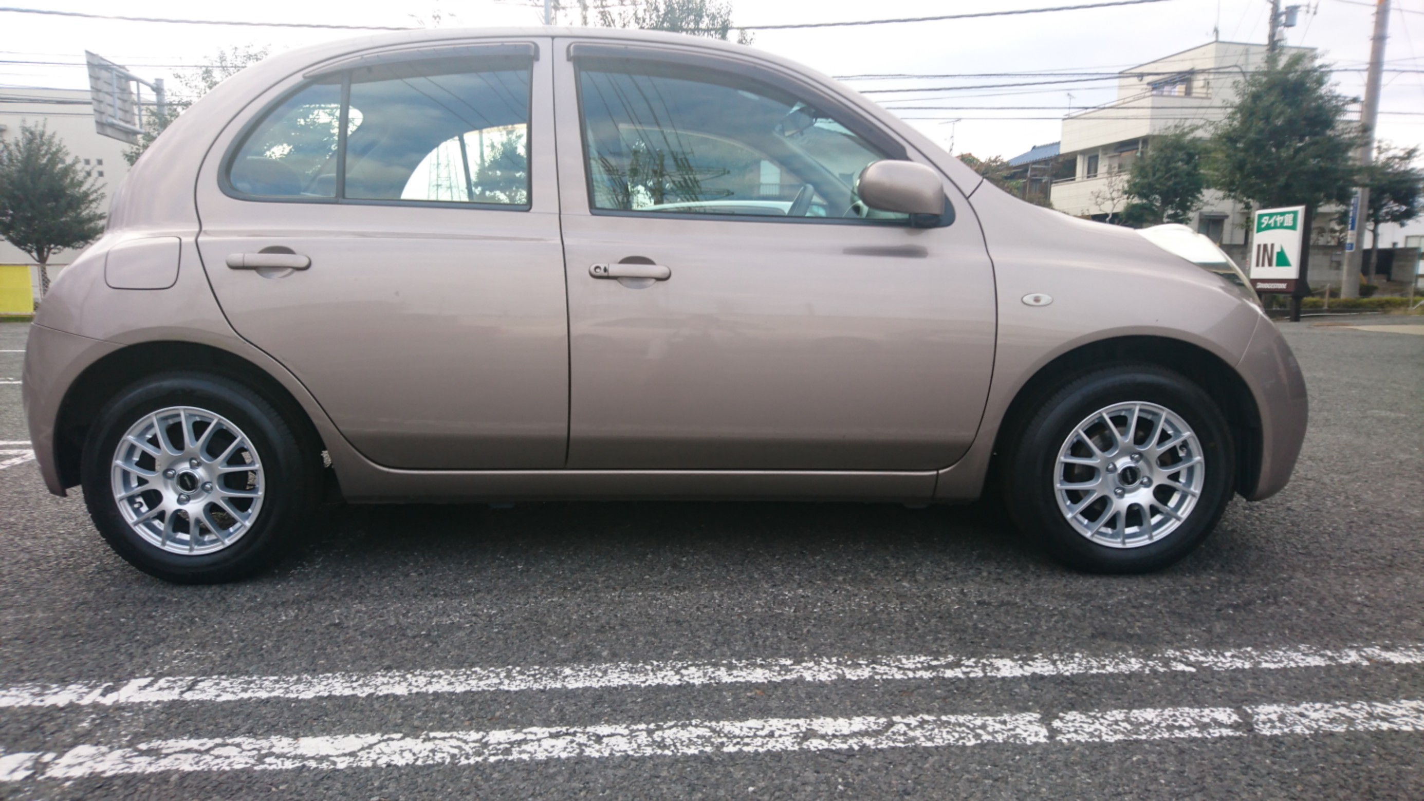 再再値下げ】日産 K12 マーチSR純正アルミホイールタイヤ付き