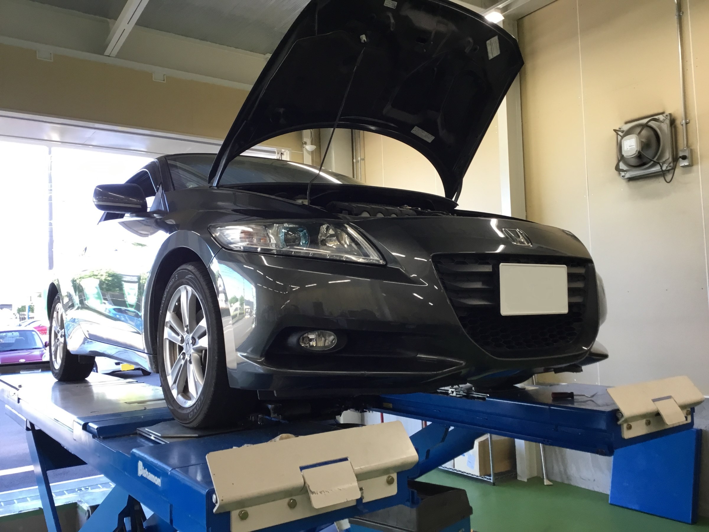 オイル交換ありがとうございました ホンダ Cr Z メンテナンス商品 オイル関連 エンジンオイル交換 作業事例紹介 タイヤ館 岐阜北 岐阜県のタイヤ カー用品ショップ タイヤからはじまる トータルカーメンテナンス タイヤ館グループ