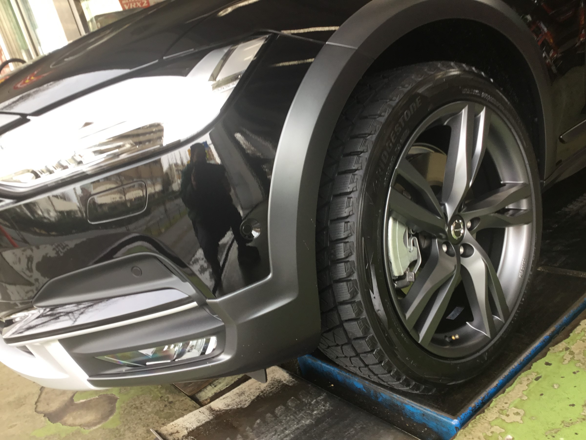 VOLVO V90 クロスカントリーにスタッドレス+ホイールセット取付
